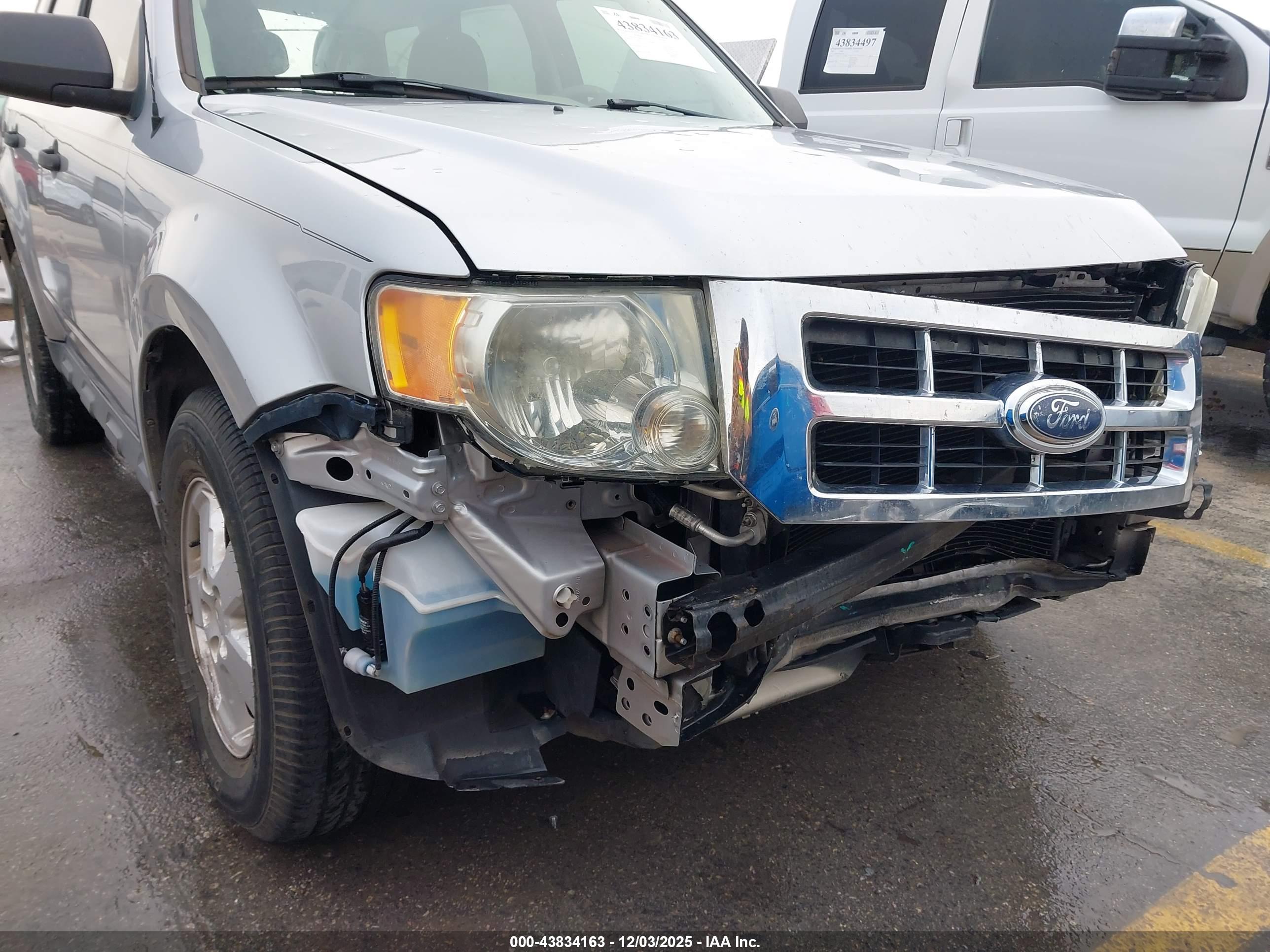 FORD ESCAPE image 6