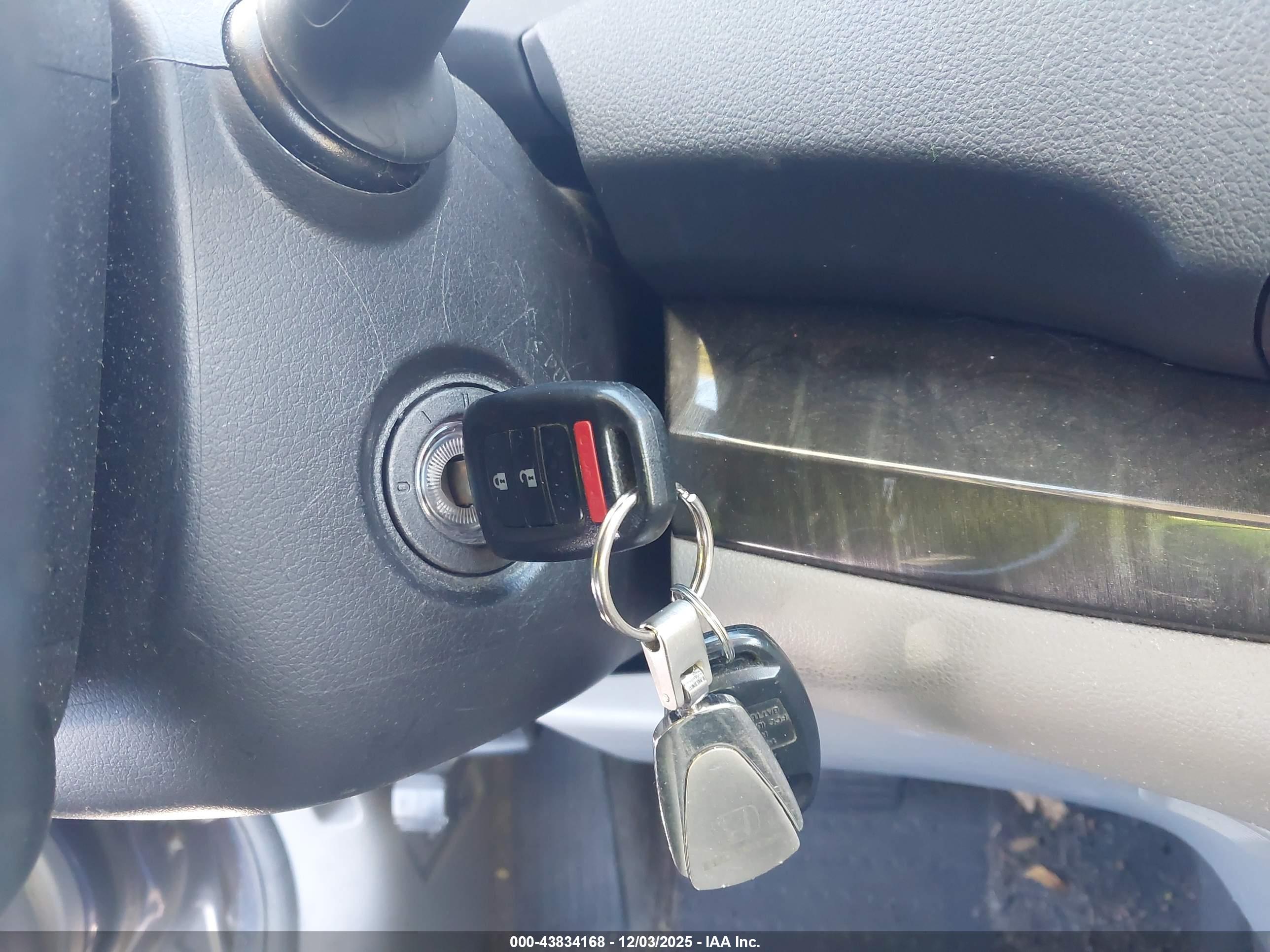 HONDA CR-V image 11