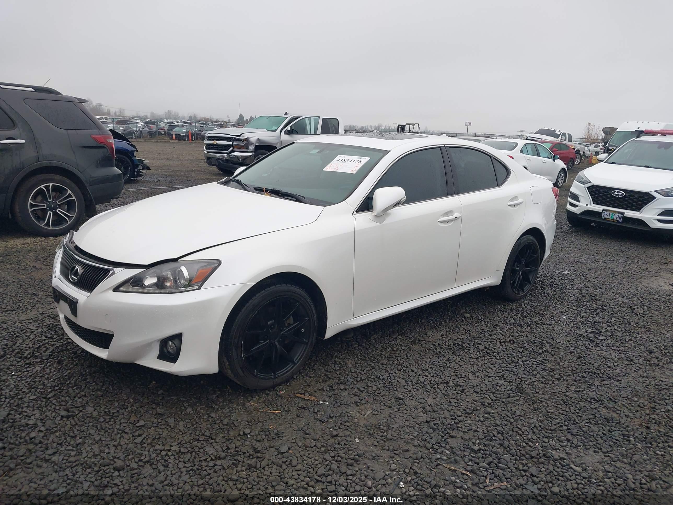LEXUS IS image 2