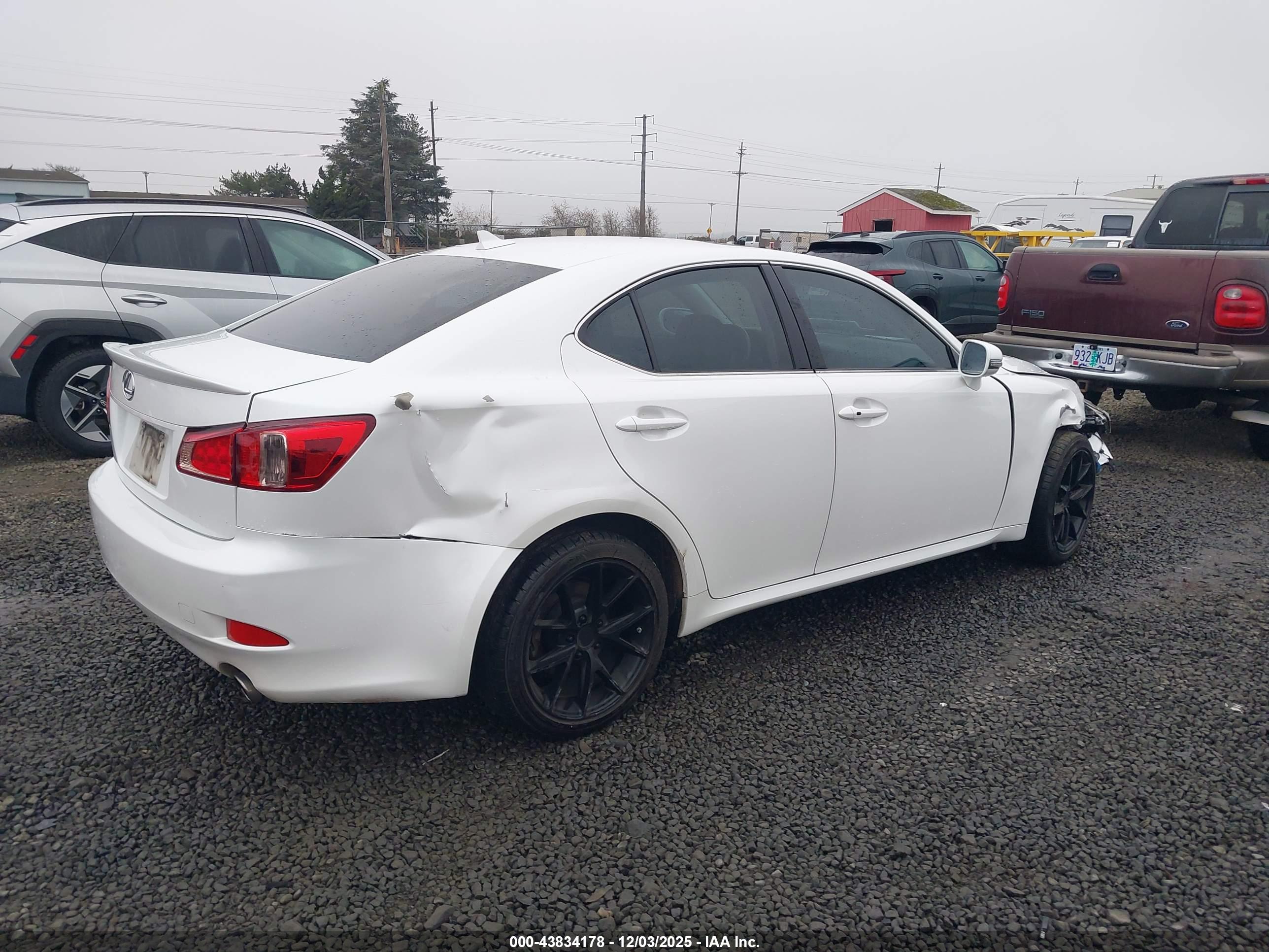 LEXUS IS image 4
