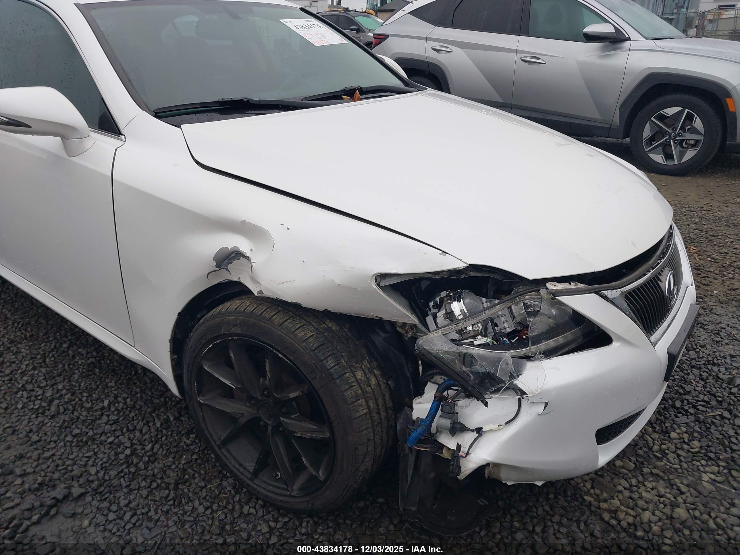 LEXUS IS image 6