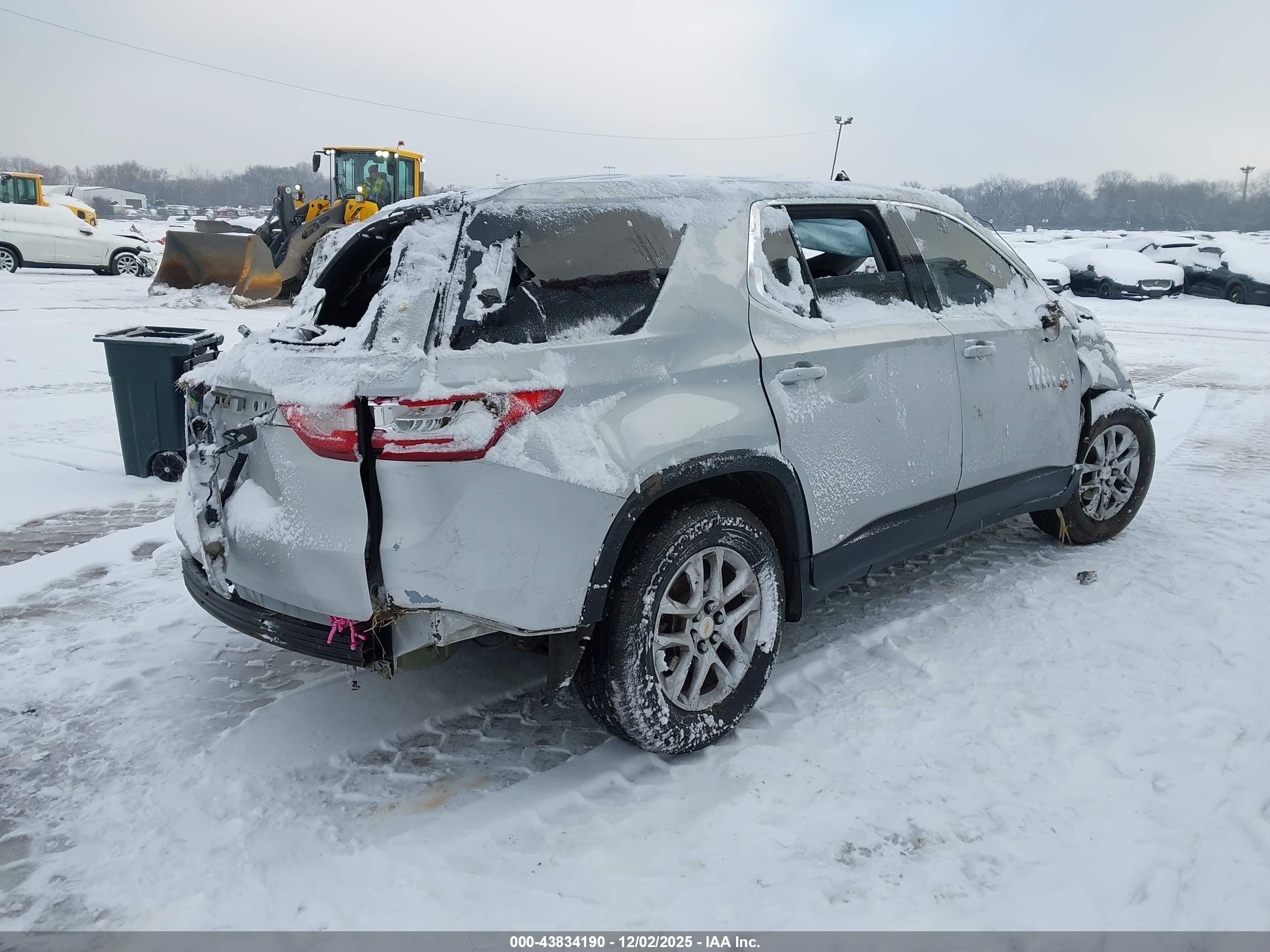 CHEVROLET TRAVERSE image 4