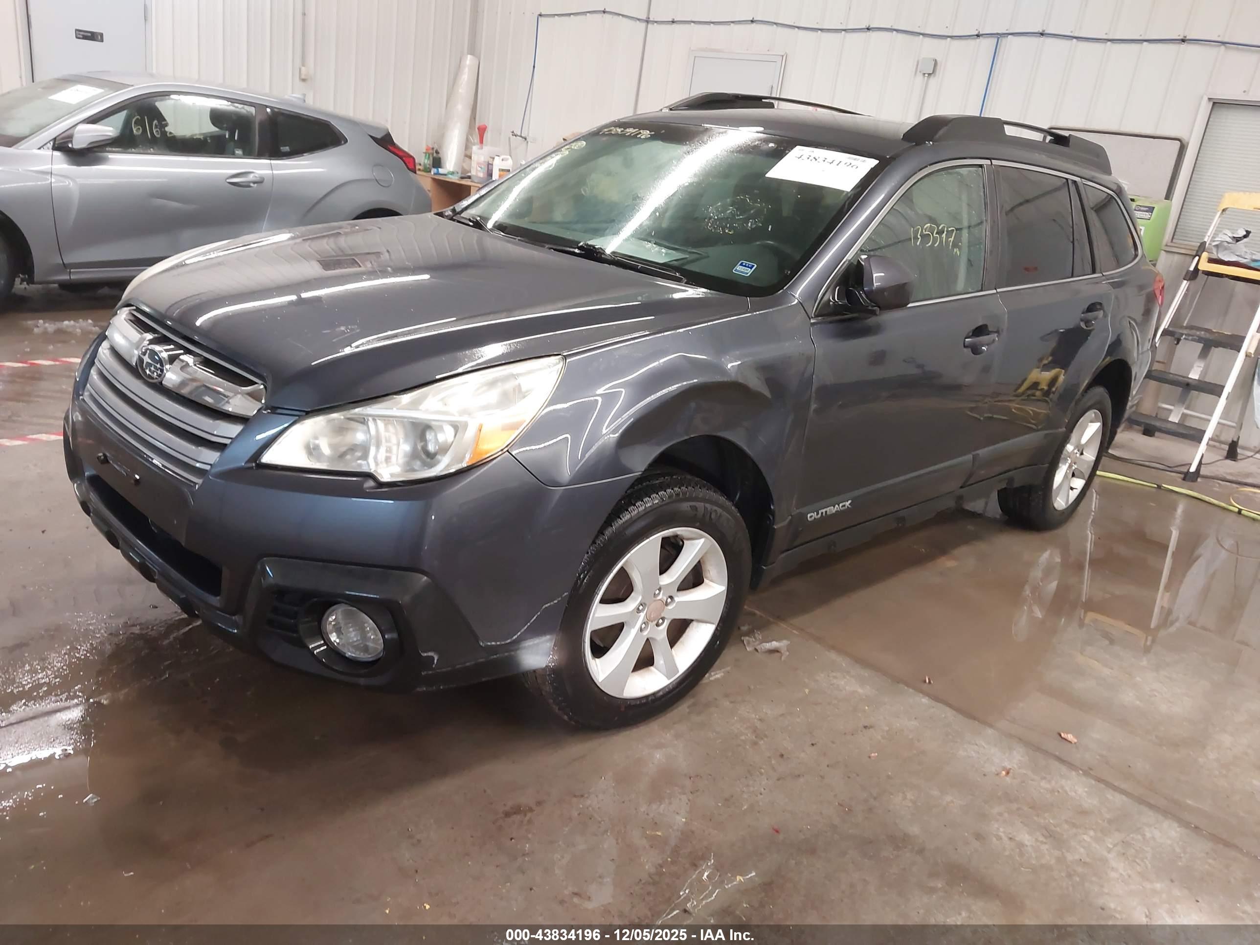 SUBARU OUTBACK image 2