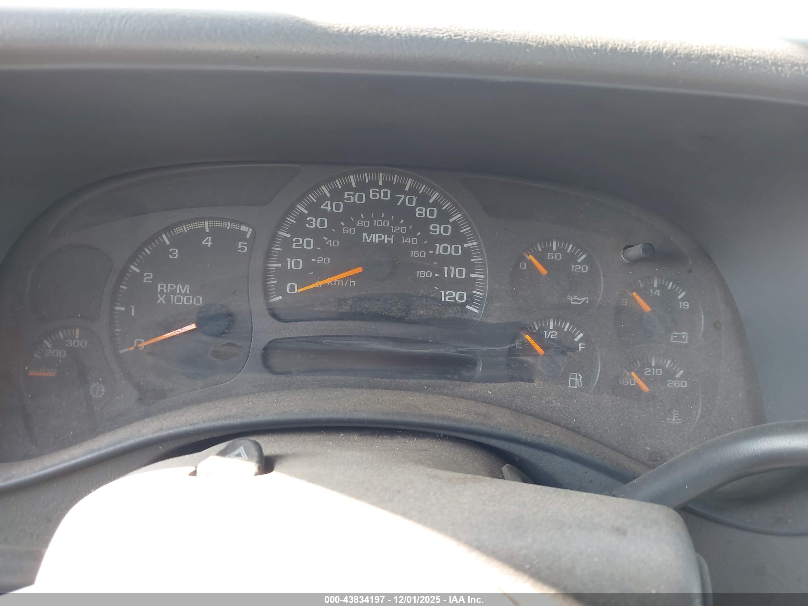 CHEVROLET SILVERADO image 7