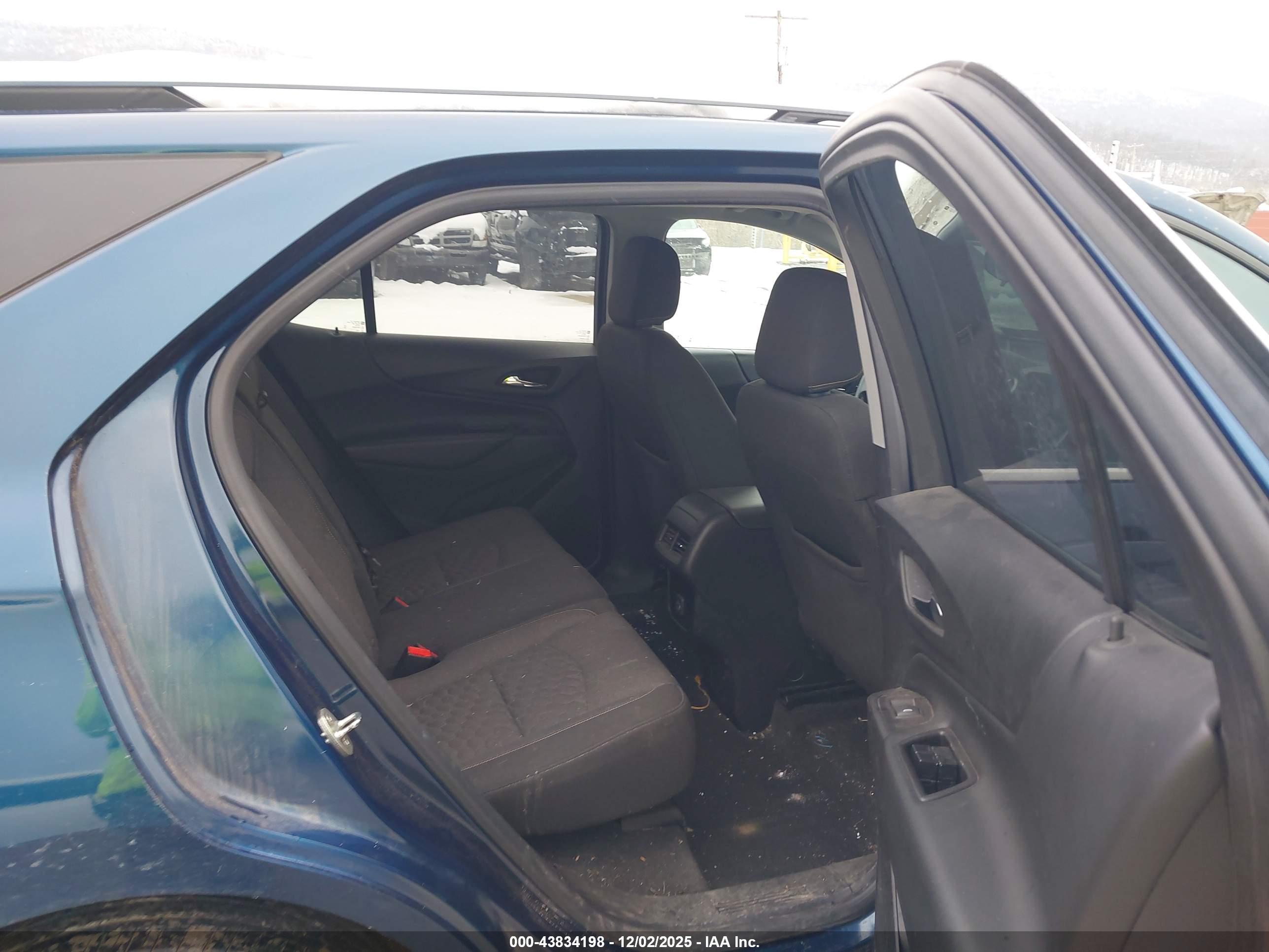 CHEVROLET EQUINOX image 8