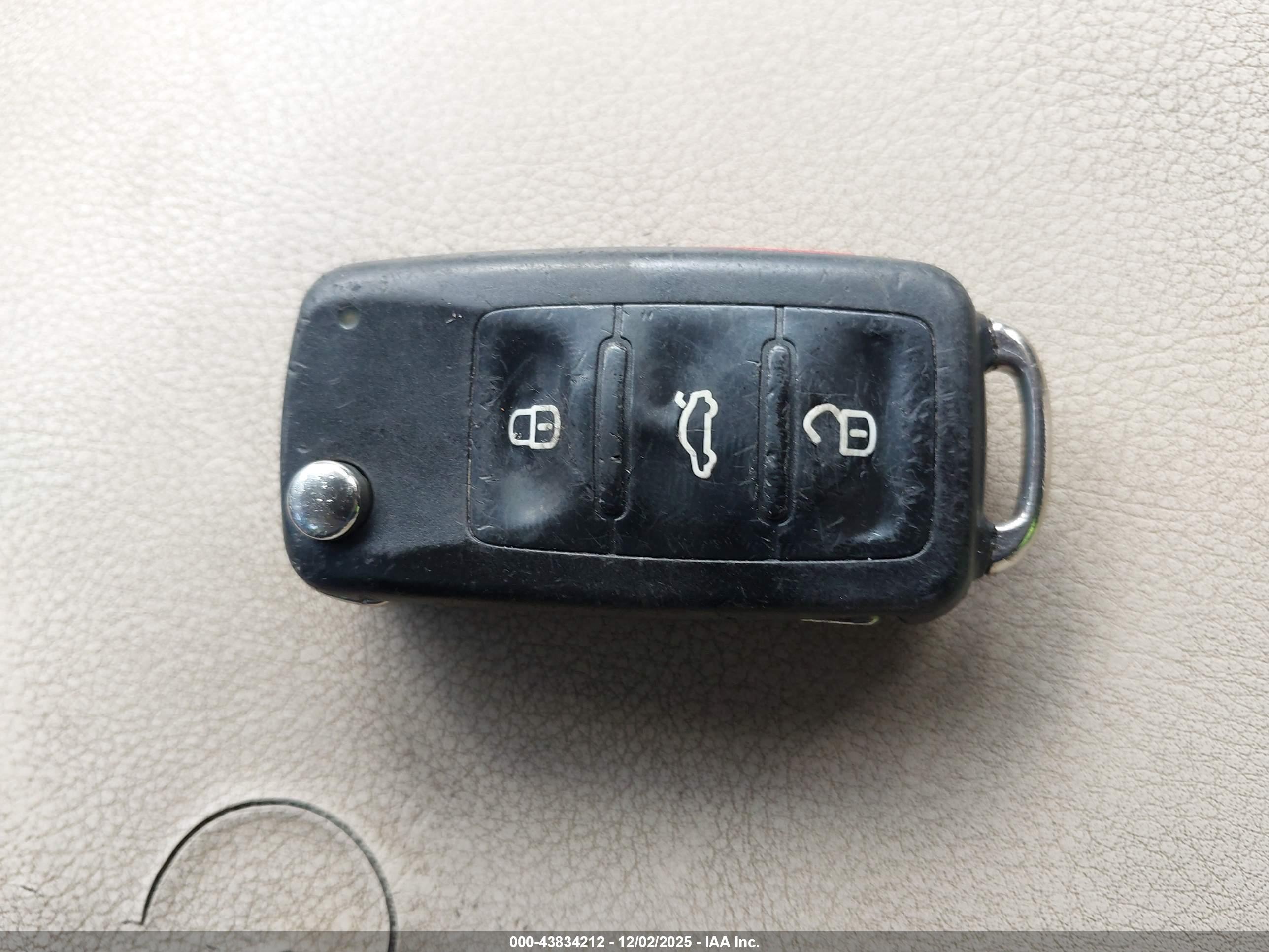 VOLKSWAGEN PASSAT image 11