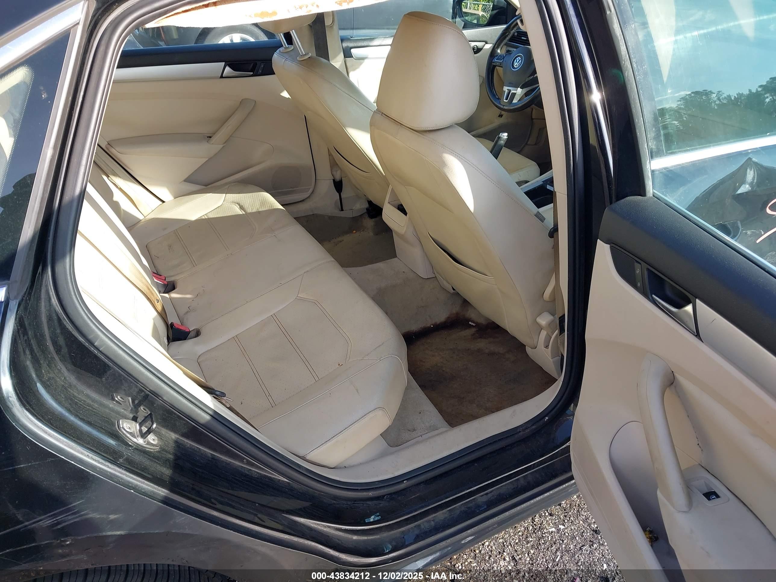 VOLKSWAGEN PASSAT image 8