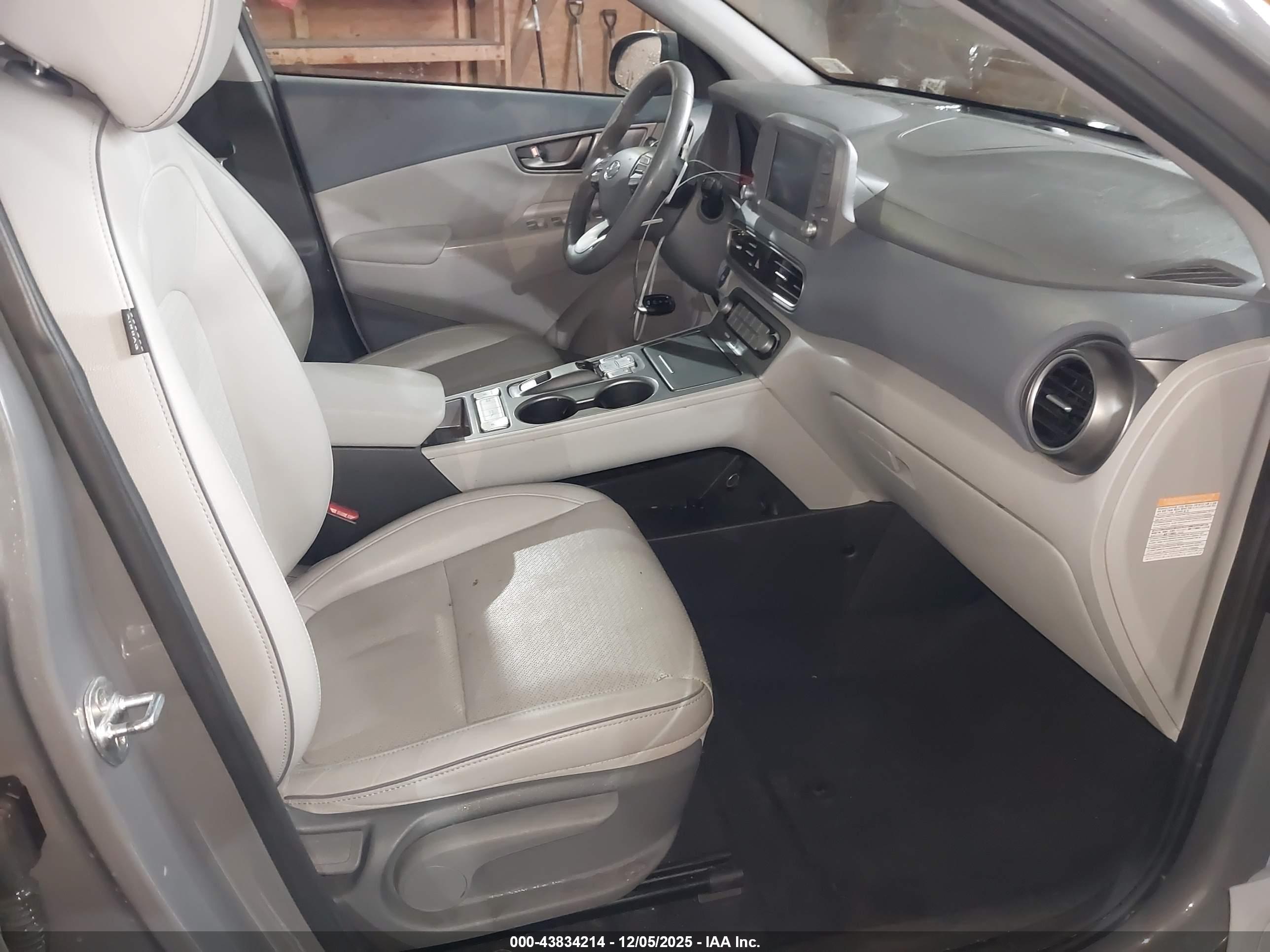 HYUNDAI KONA image 5