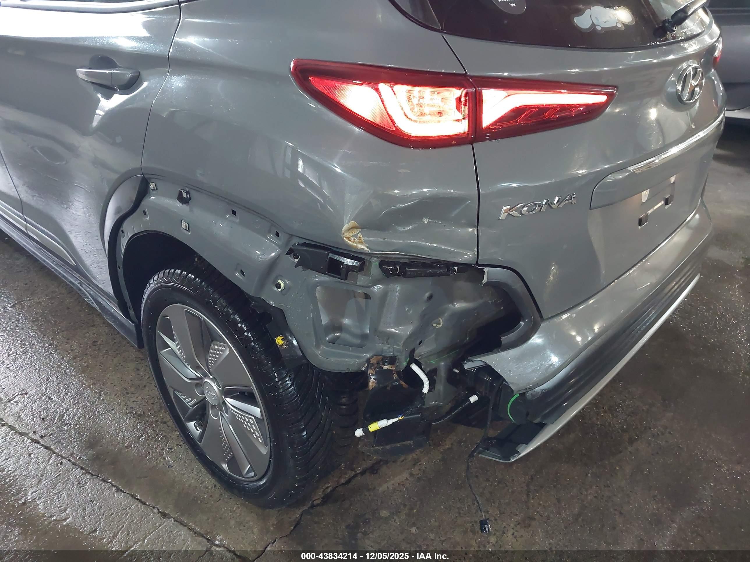 HYUNDAI KONA image 6