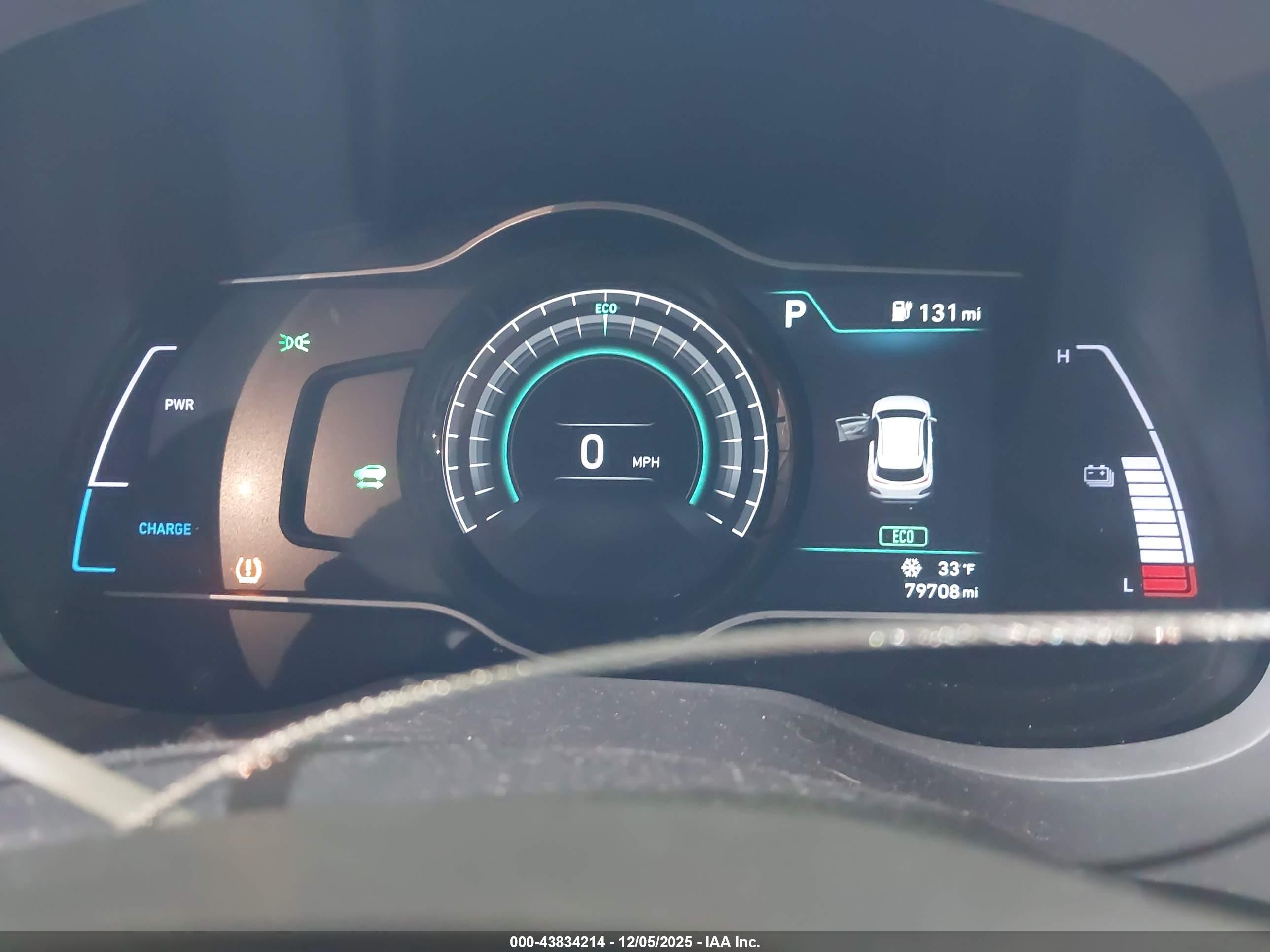 HYUNDAI KONA image 7