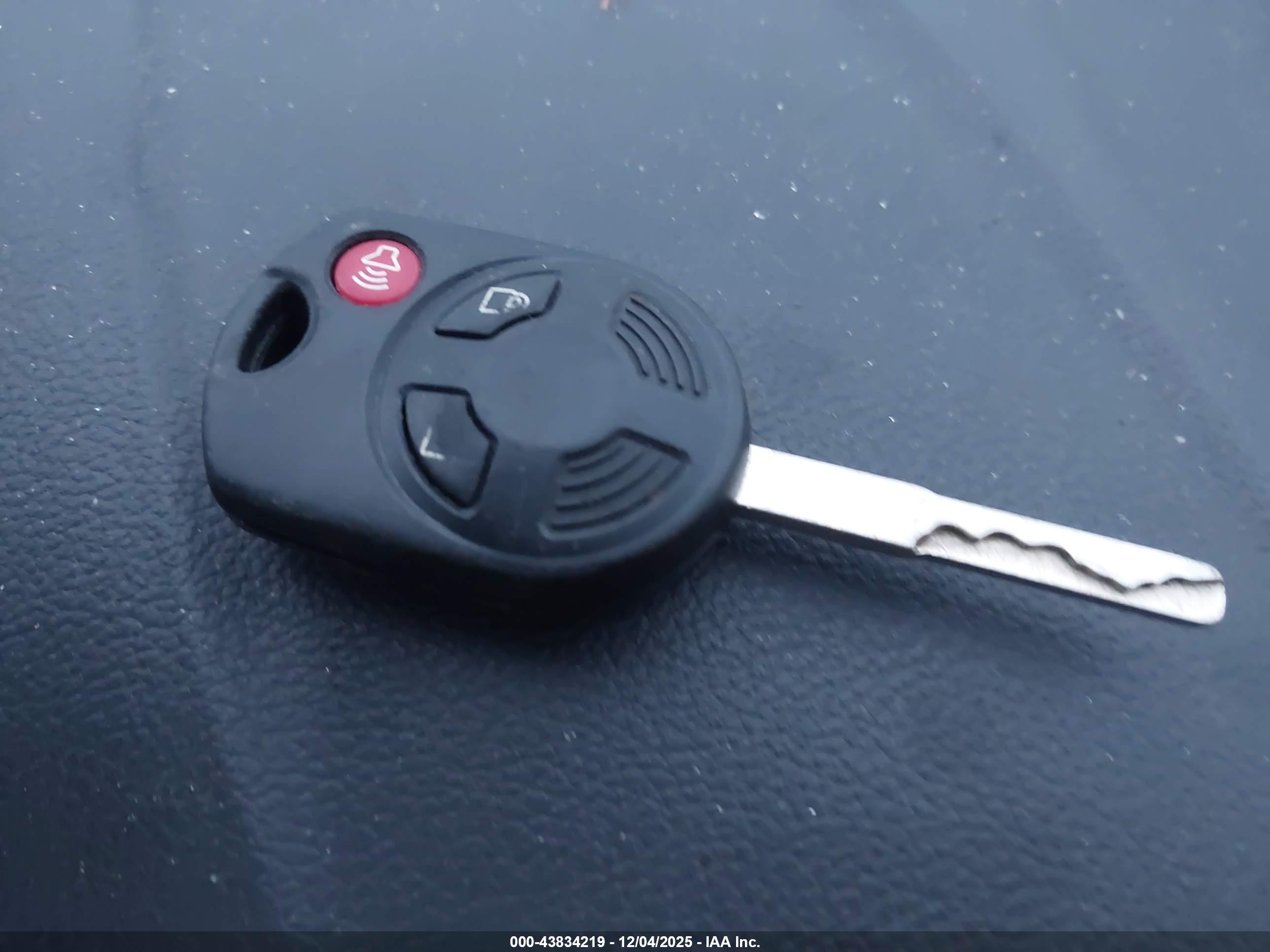 FORD ESCAPE image 11