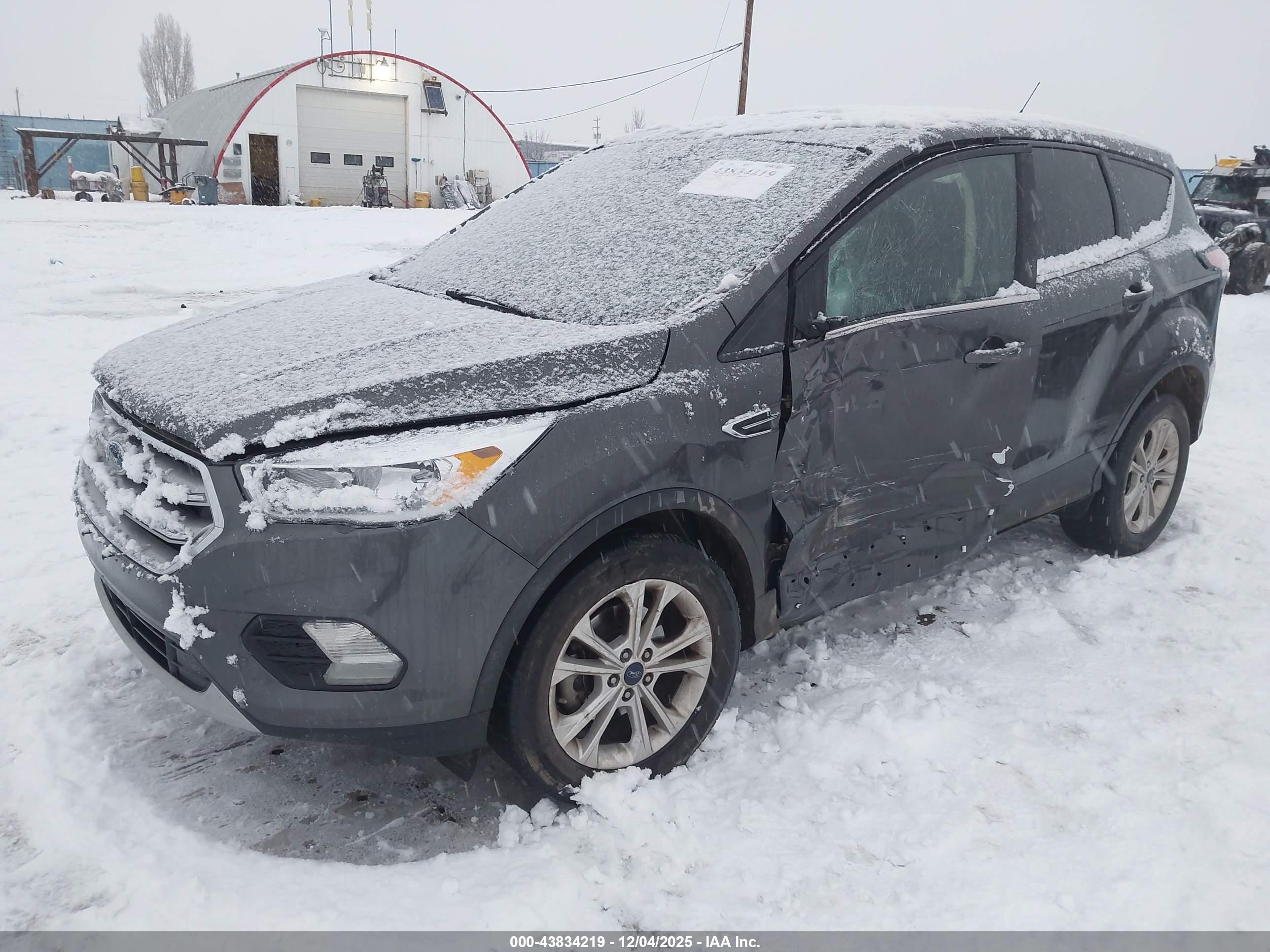 FORD ESCAPE image 2