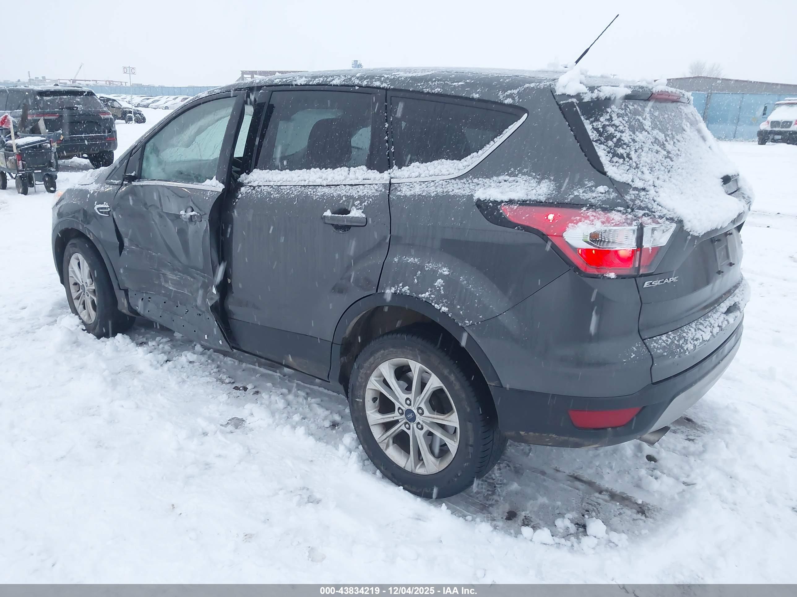 FORD ESCAPE image 3