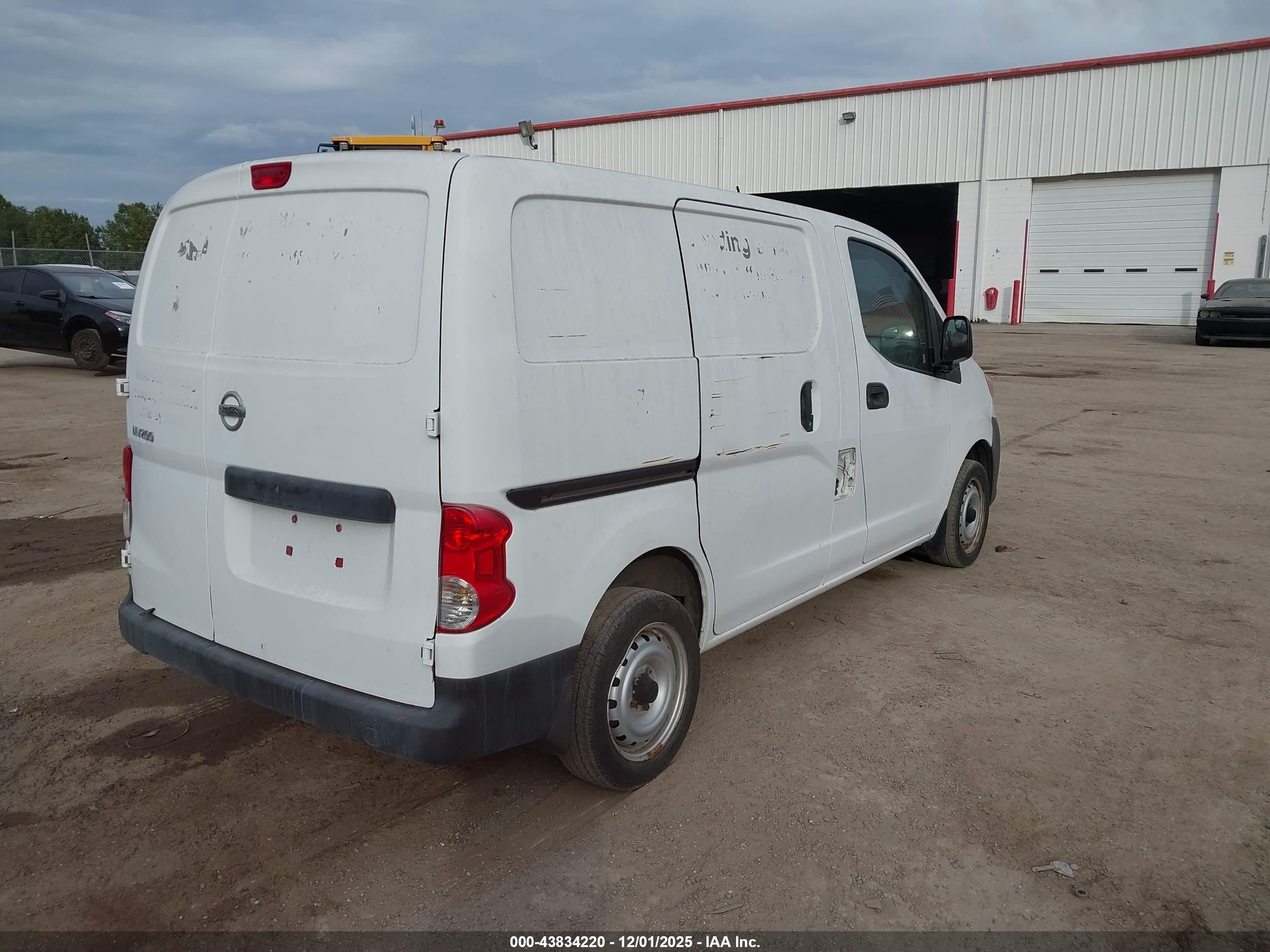 NISSAN NV200 image 4