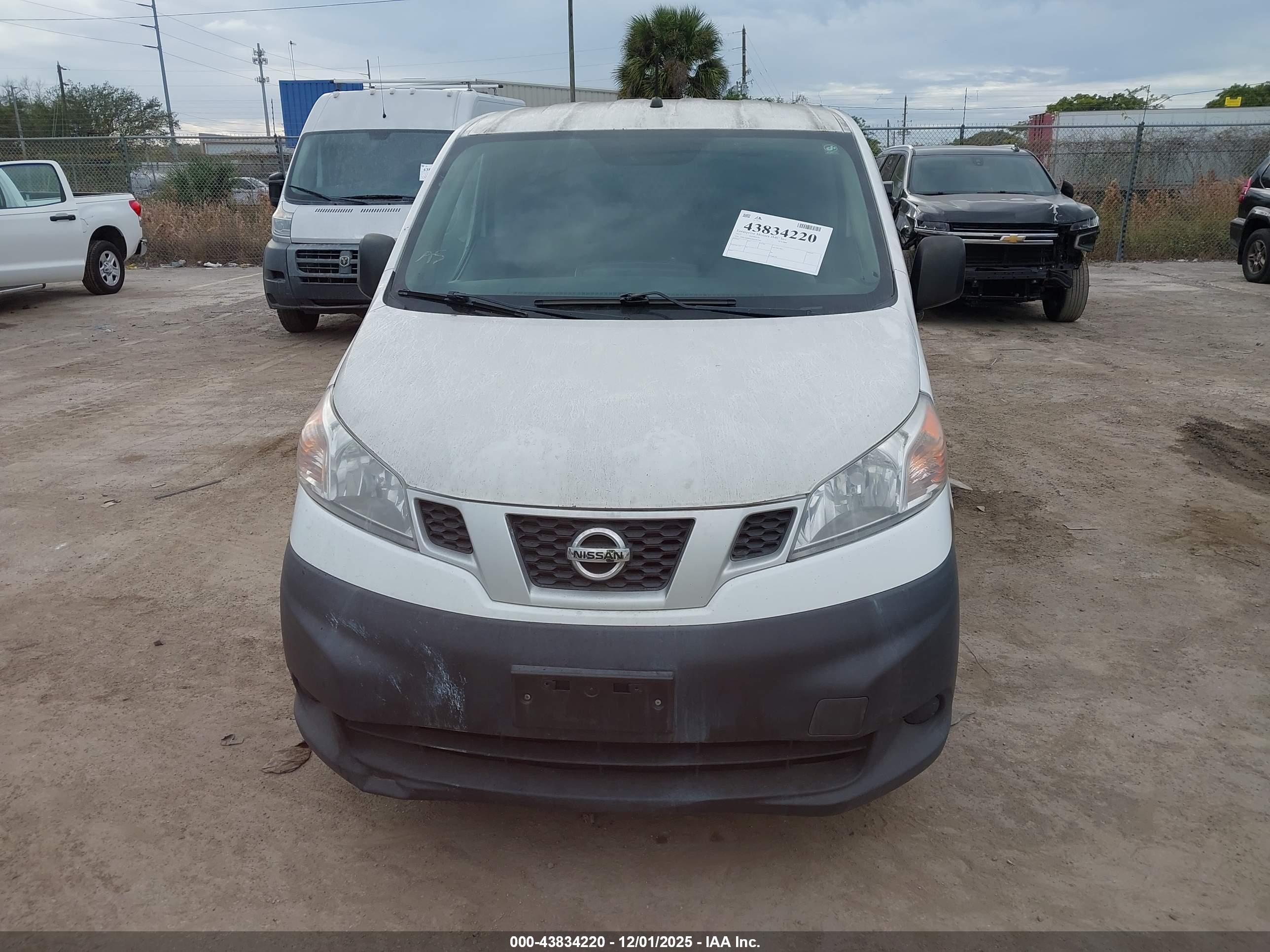 NISSAN NV200 image 6
