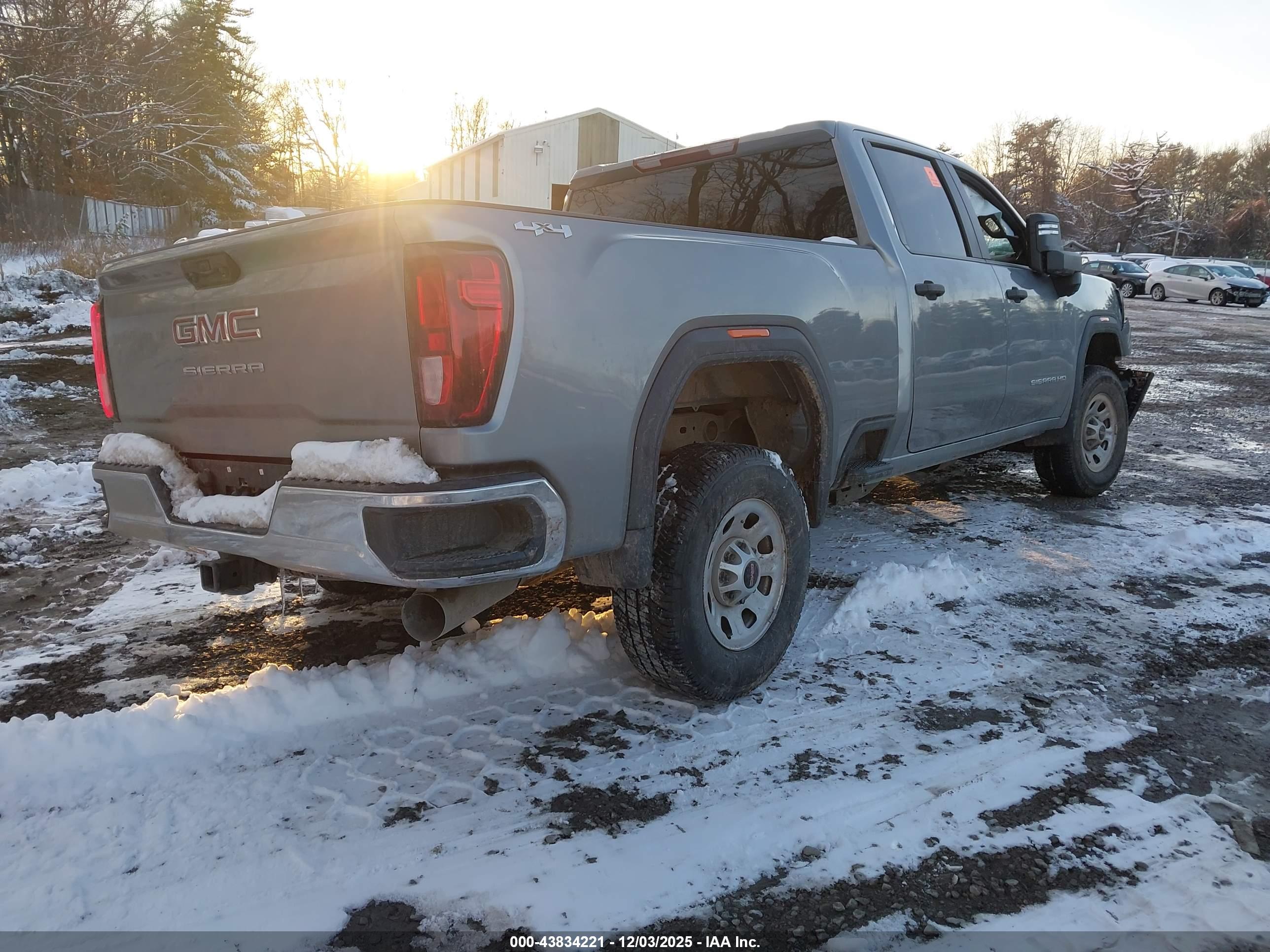 GMC SIERRA image 4