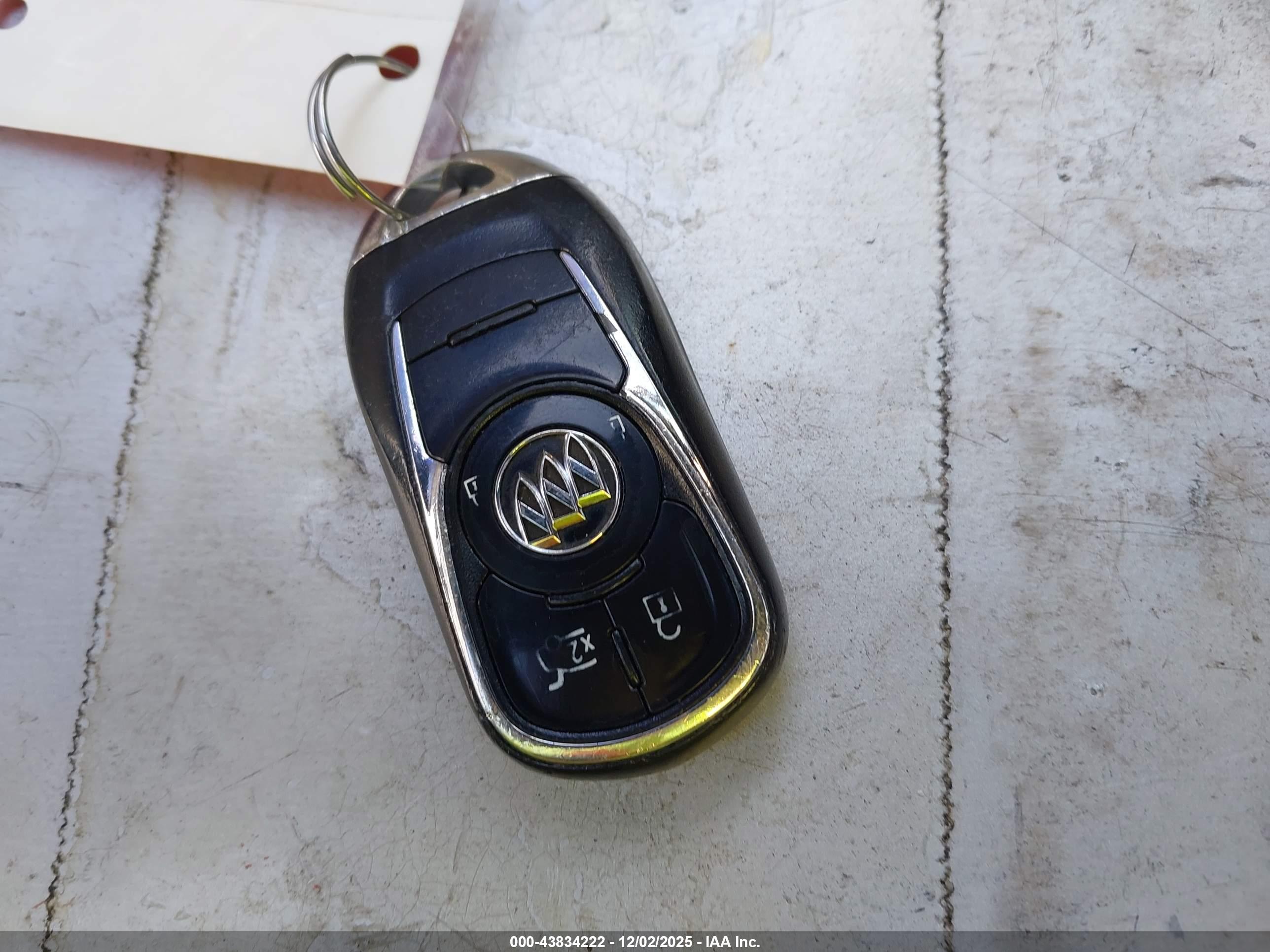 BUICK LACROSSE image 11
