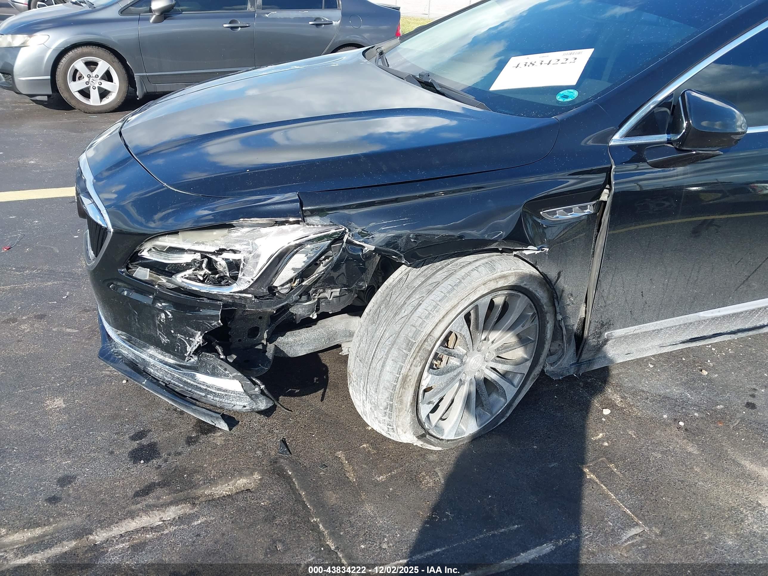 BUICK LACROSSE image 6