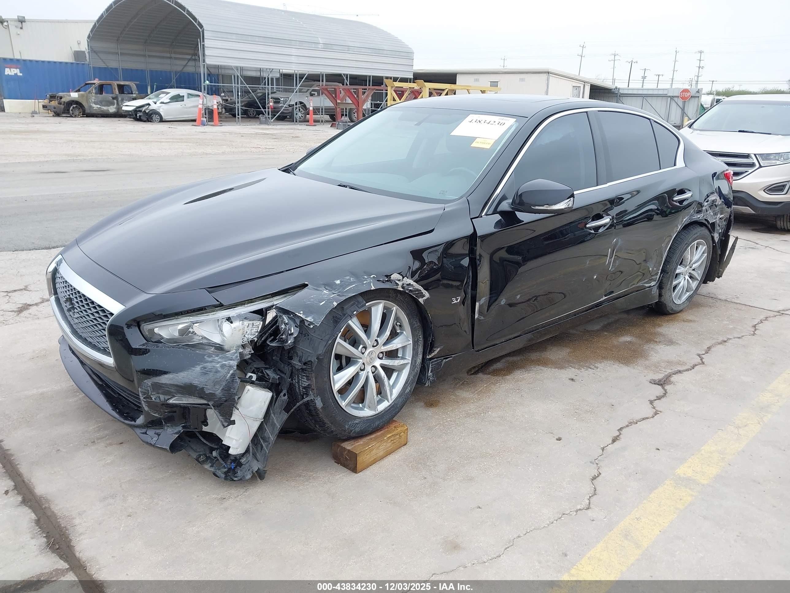 INFINITI Q50 image 2
