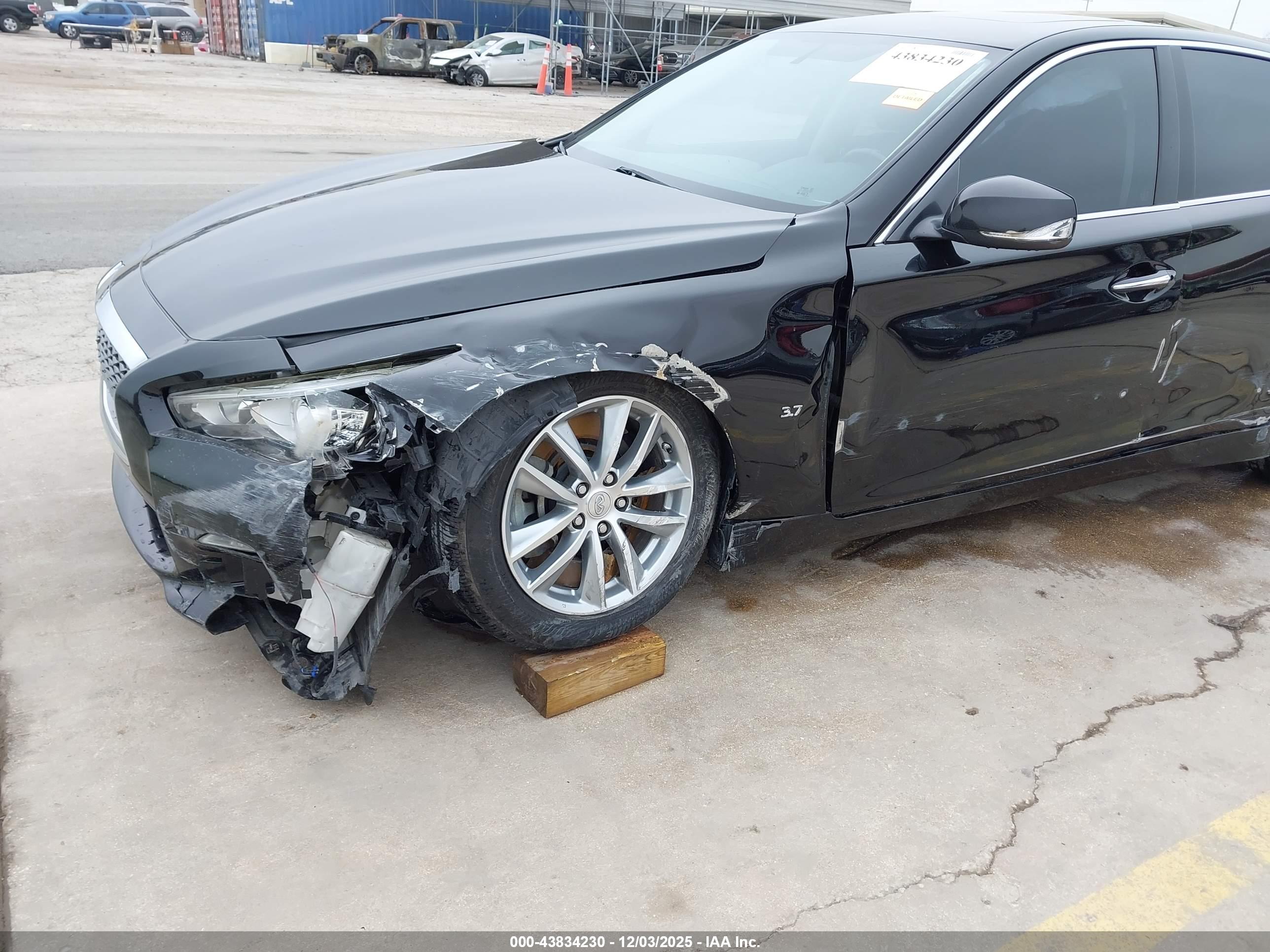 INFINITI Q50 image 6