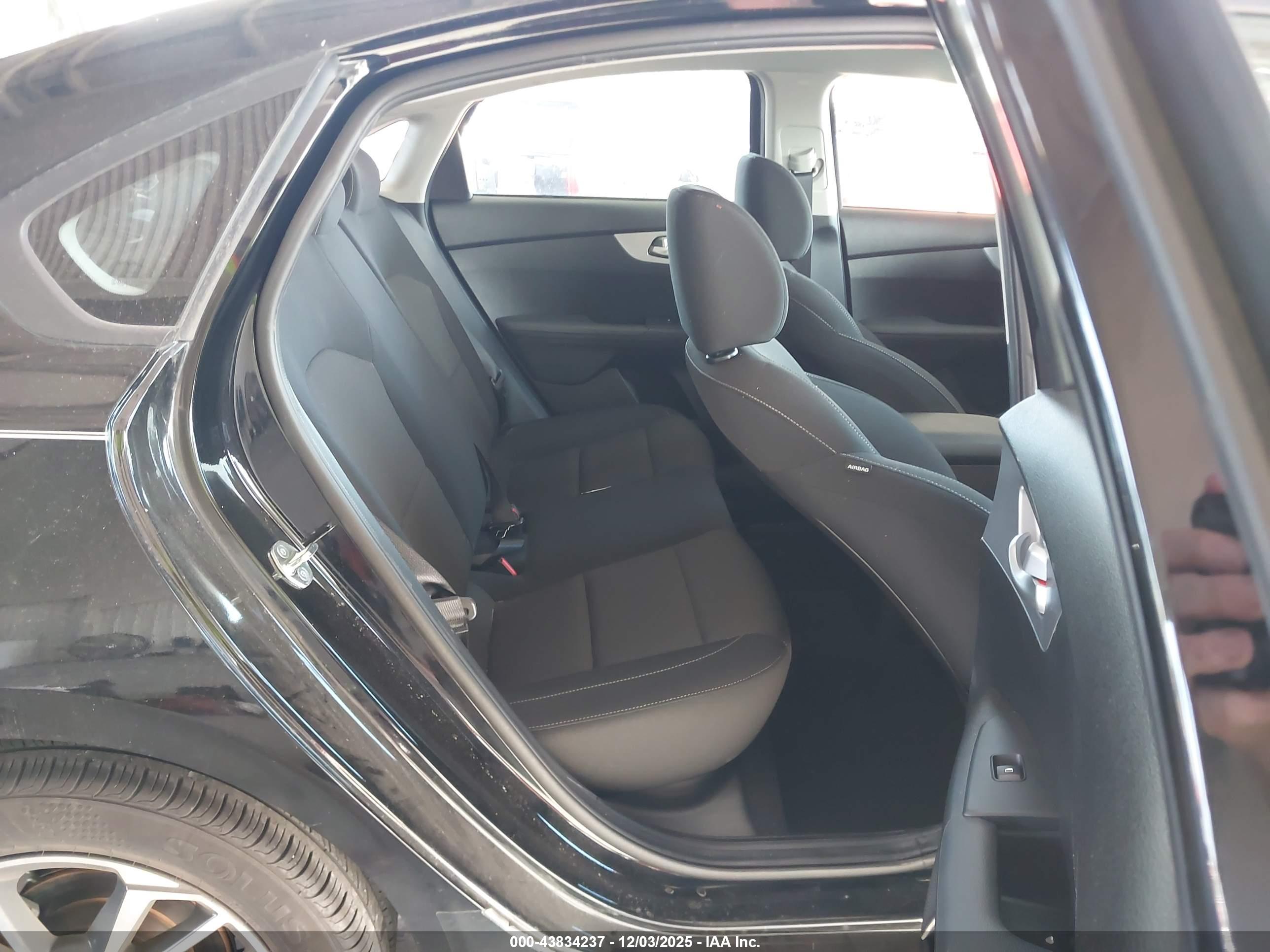 KIA FORTE image 8