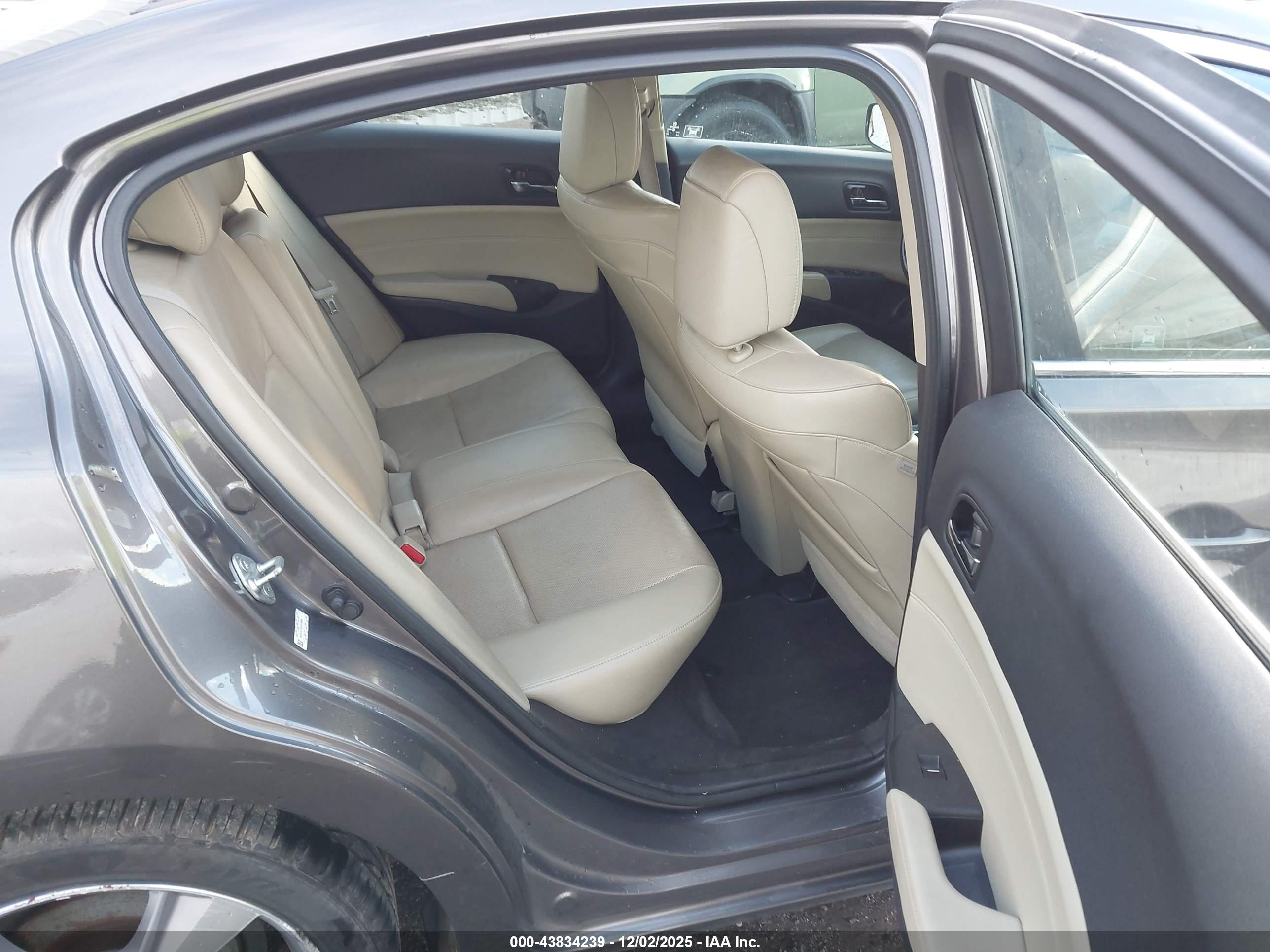 ACURA ILX image 8