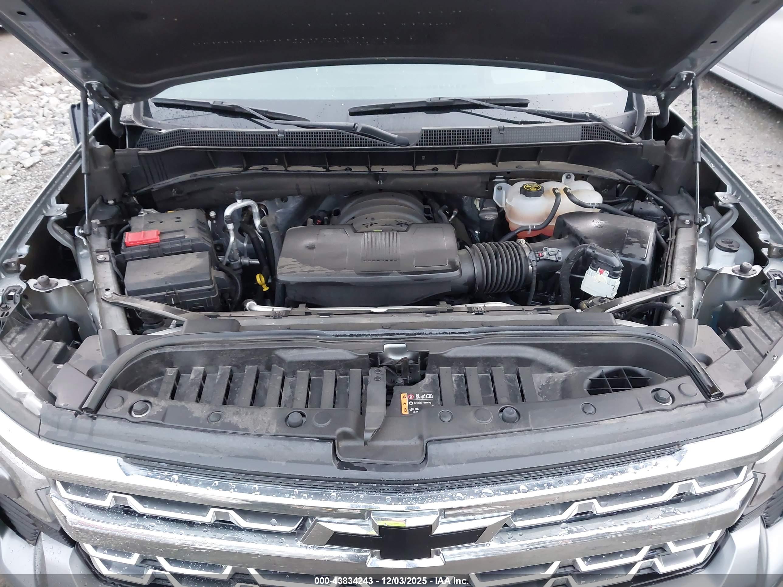 CHEVROLET SILVERADO image 10