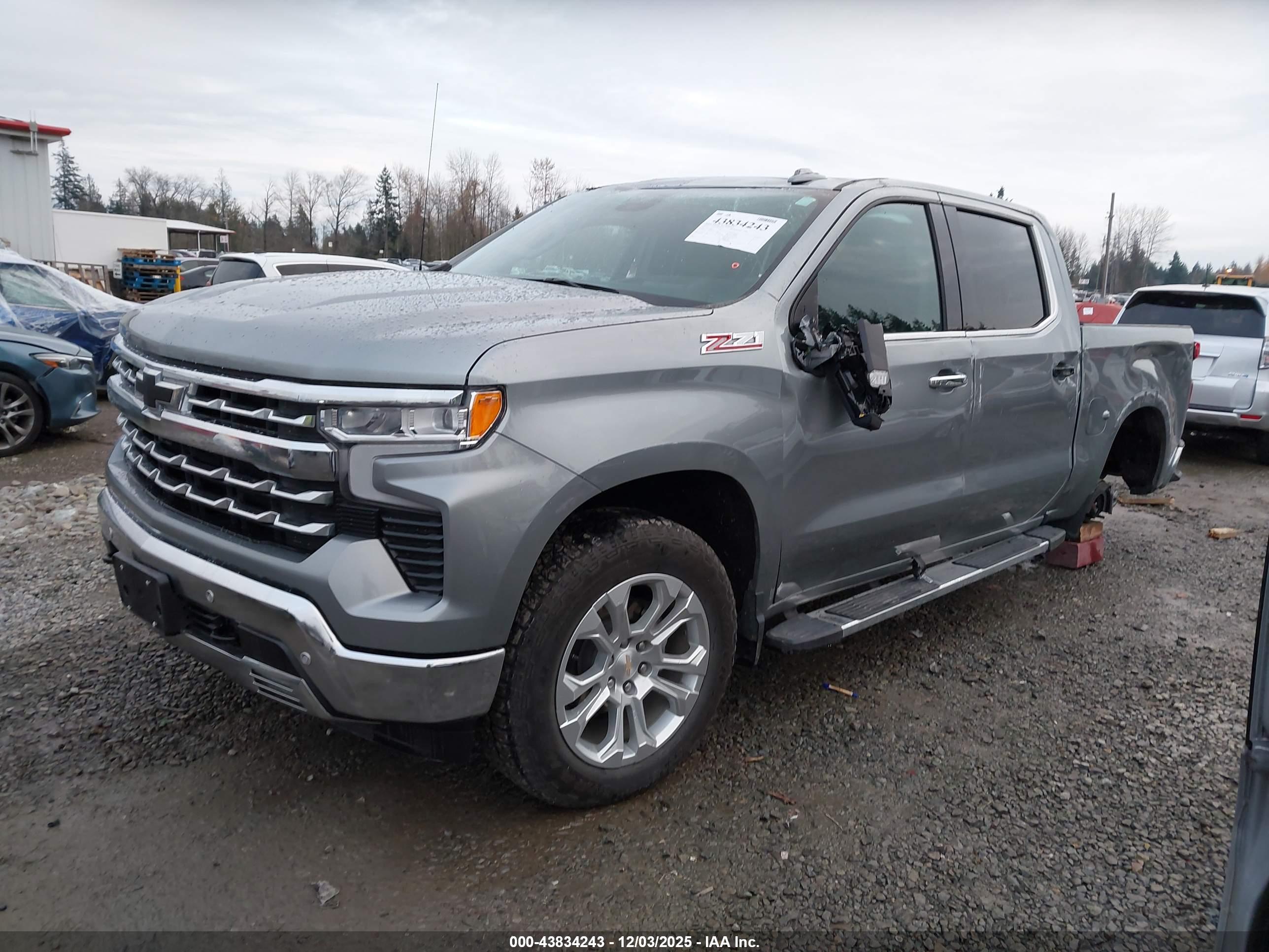 CHEVROLET SILVERADO image 2