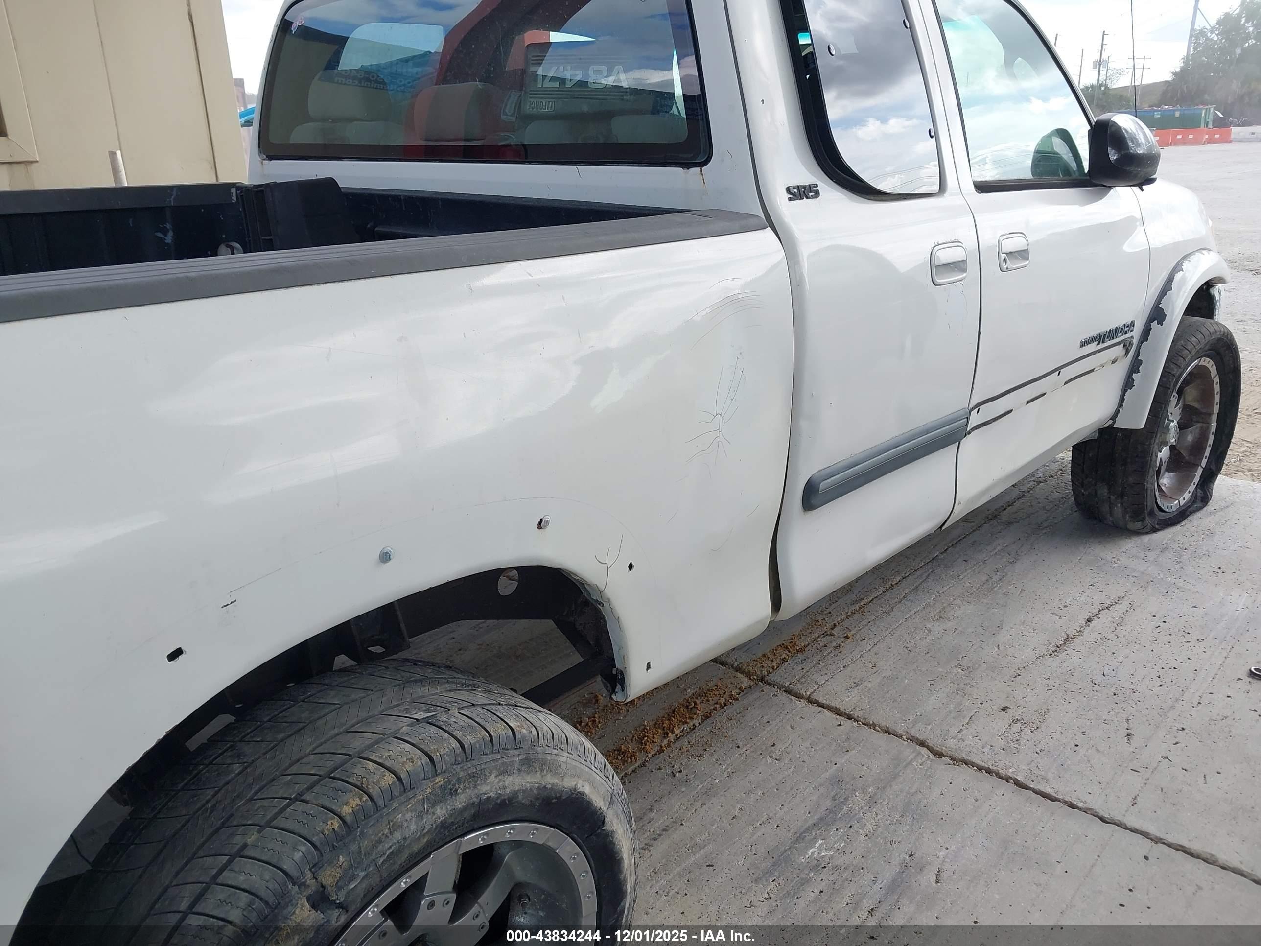 TOYOTA TUNDRA image 6
