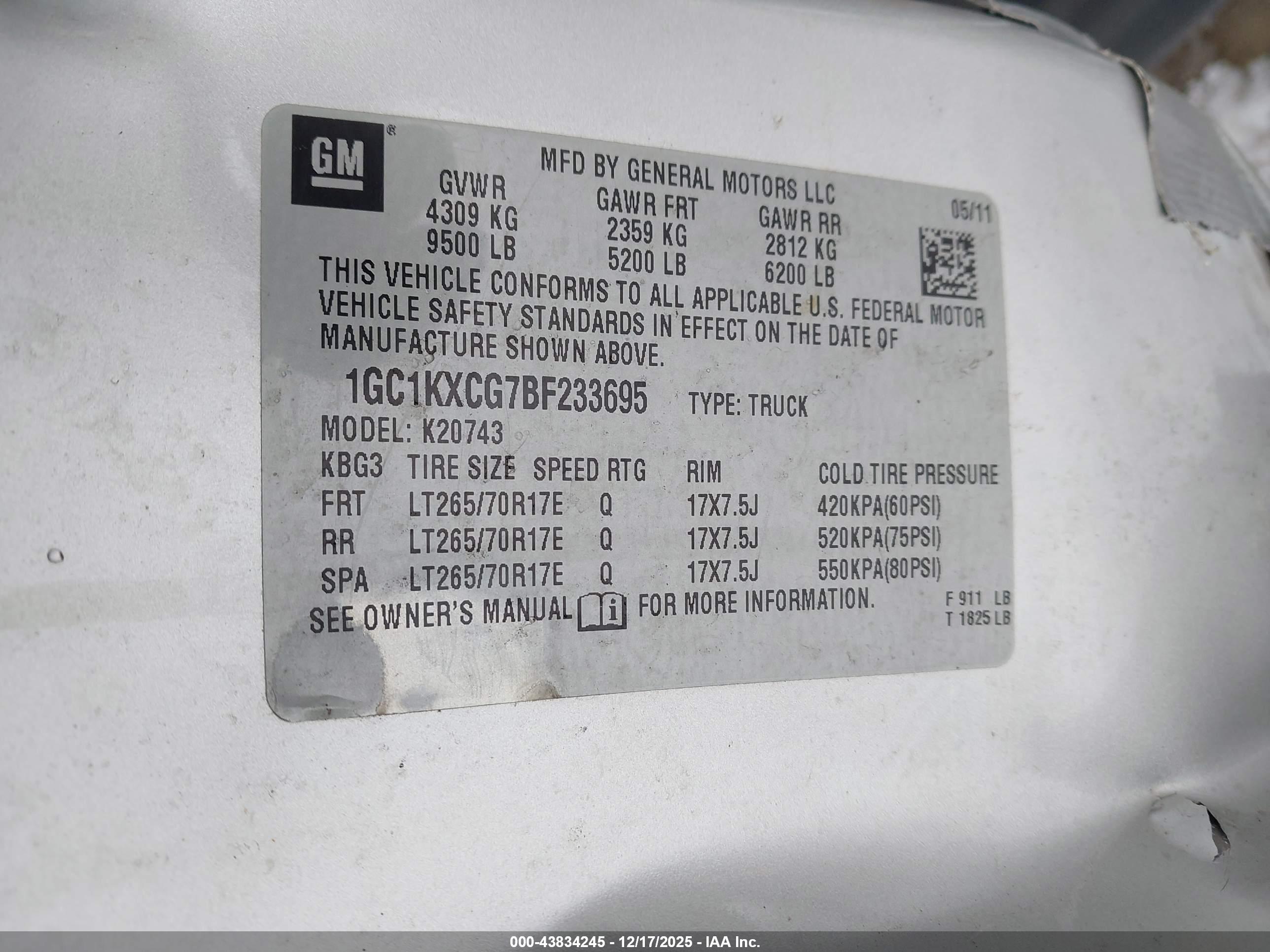 CHEVROLET SILVERADO image 9
