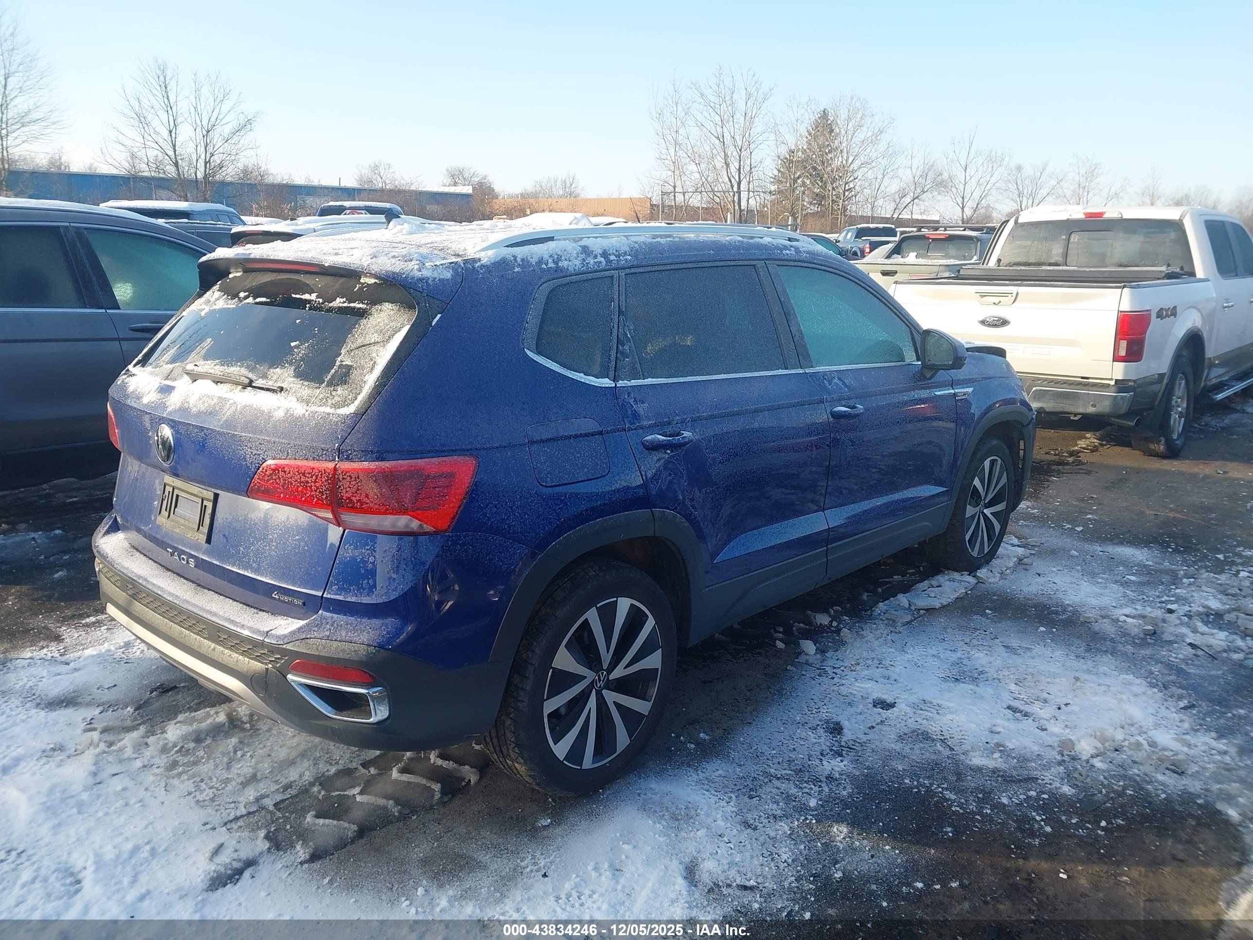 VOLKSWAGEN TAOS image 4