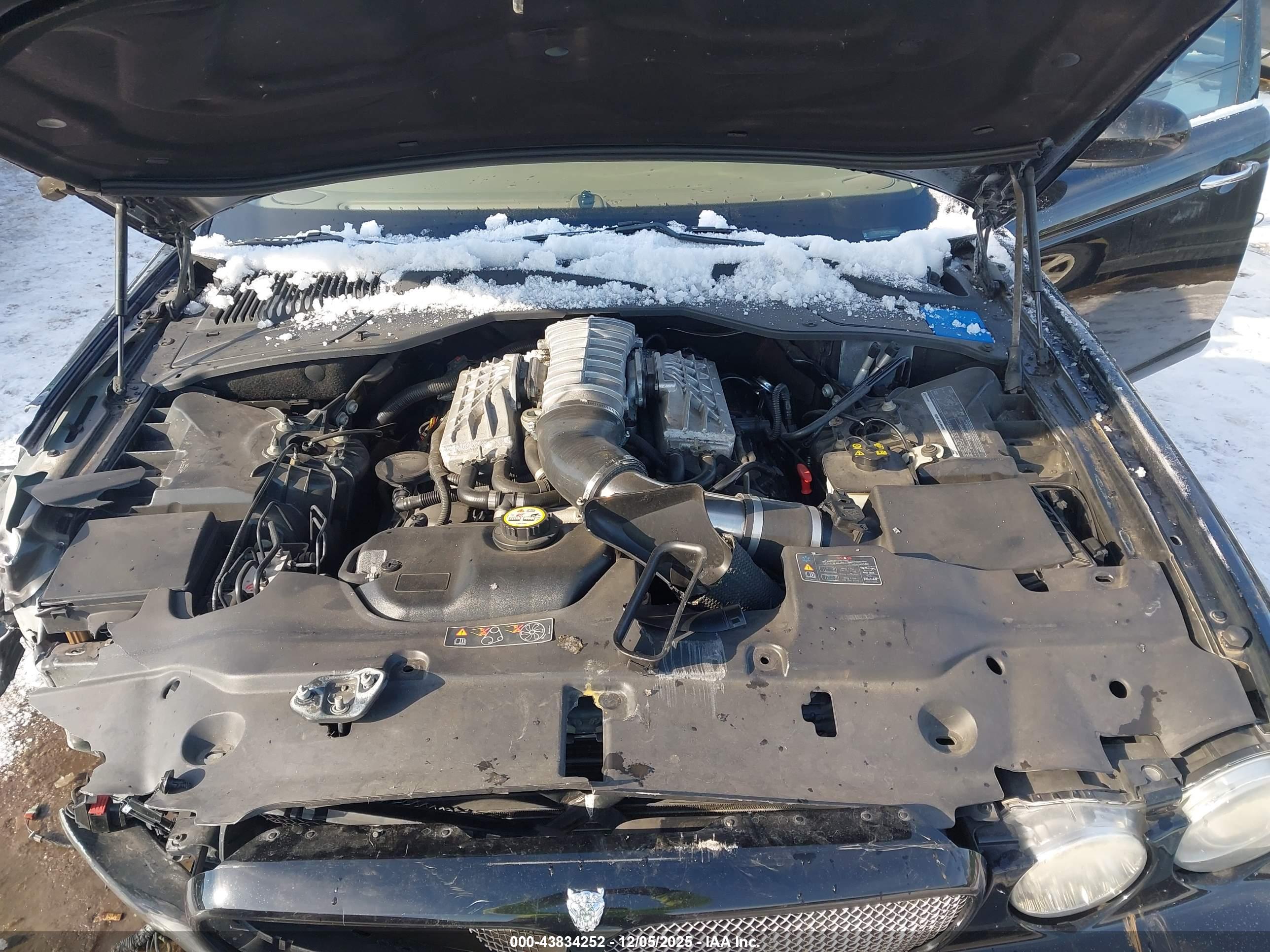 JAGUAR XJ image 10