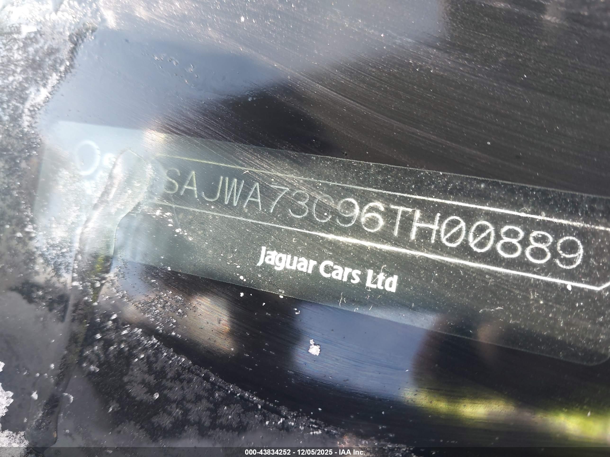 JAGUAR XJ image 9