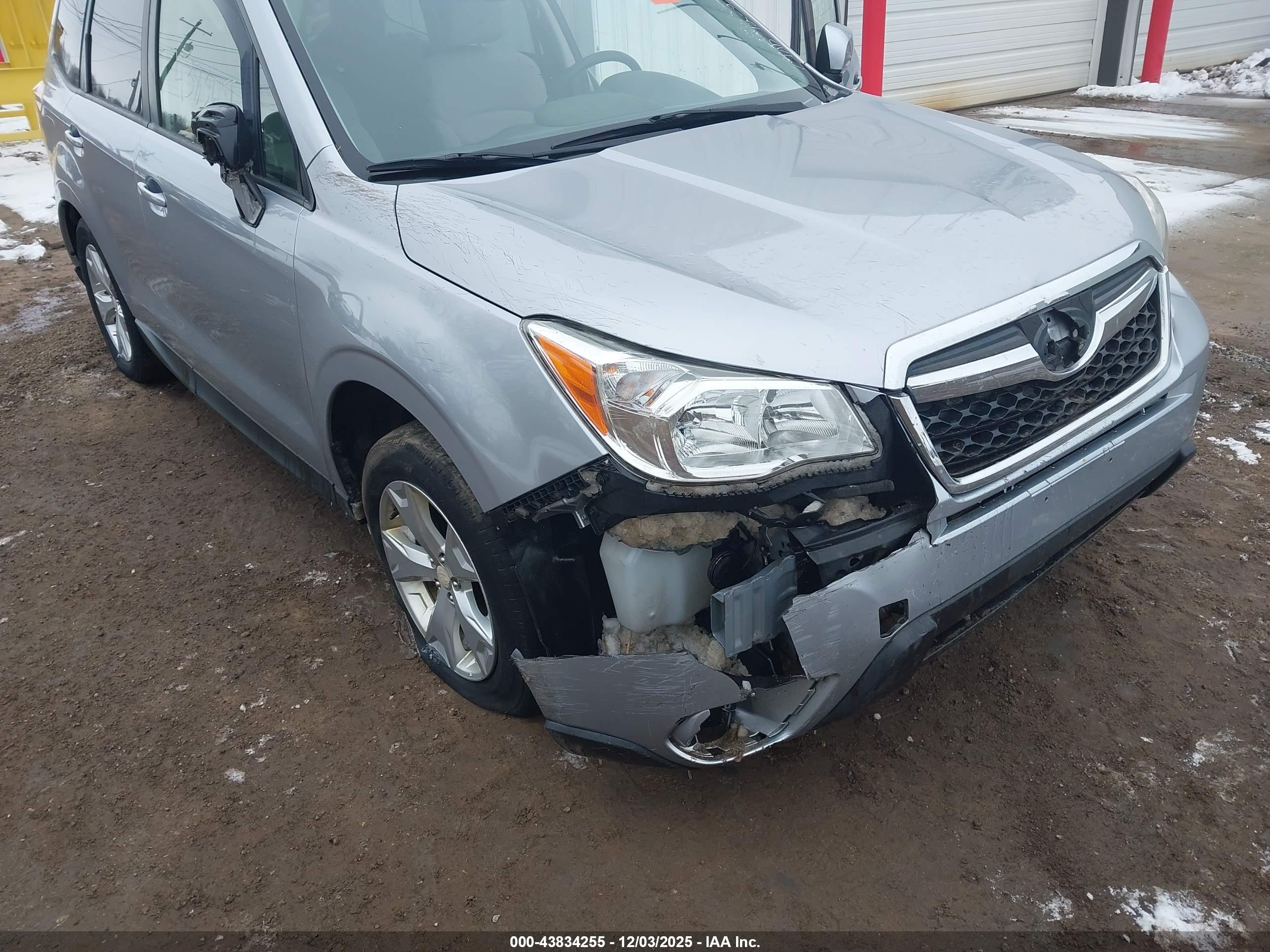 SUBARU FORESTER image 6