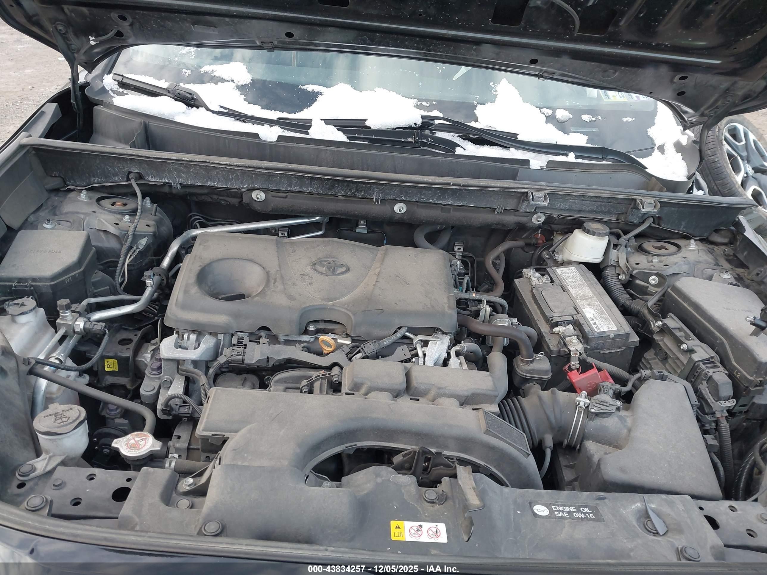 TOYOTA RAV4 image 10