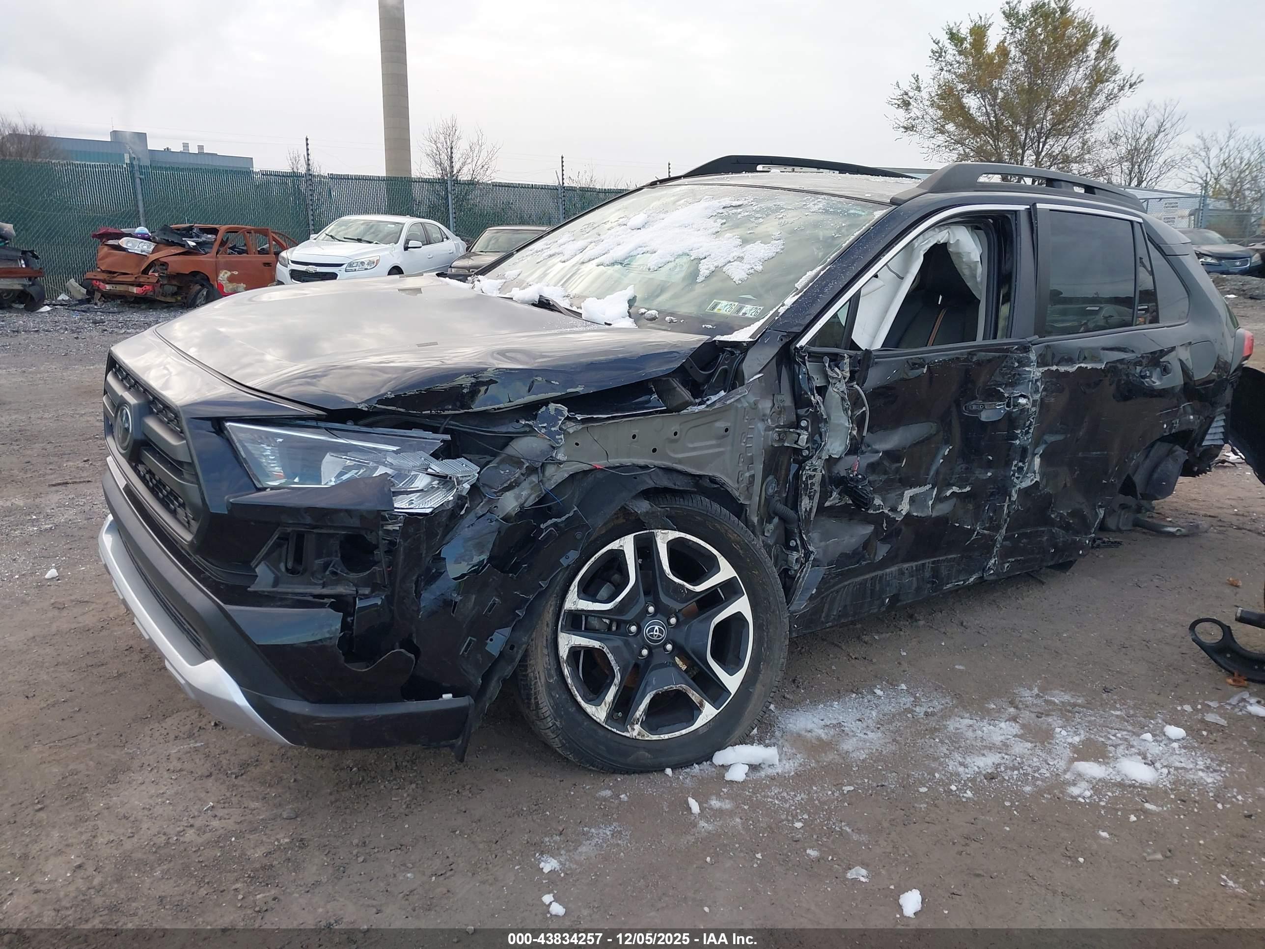 TOYOTA RAV4 image 6