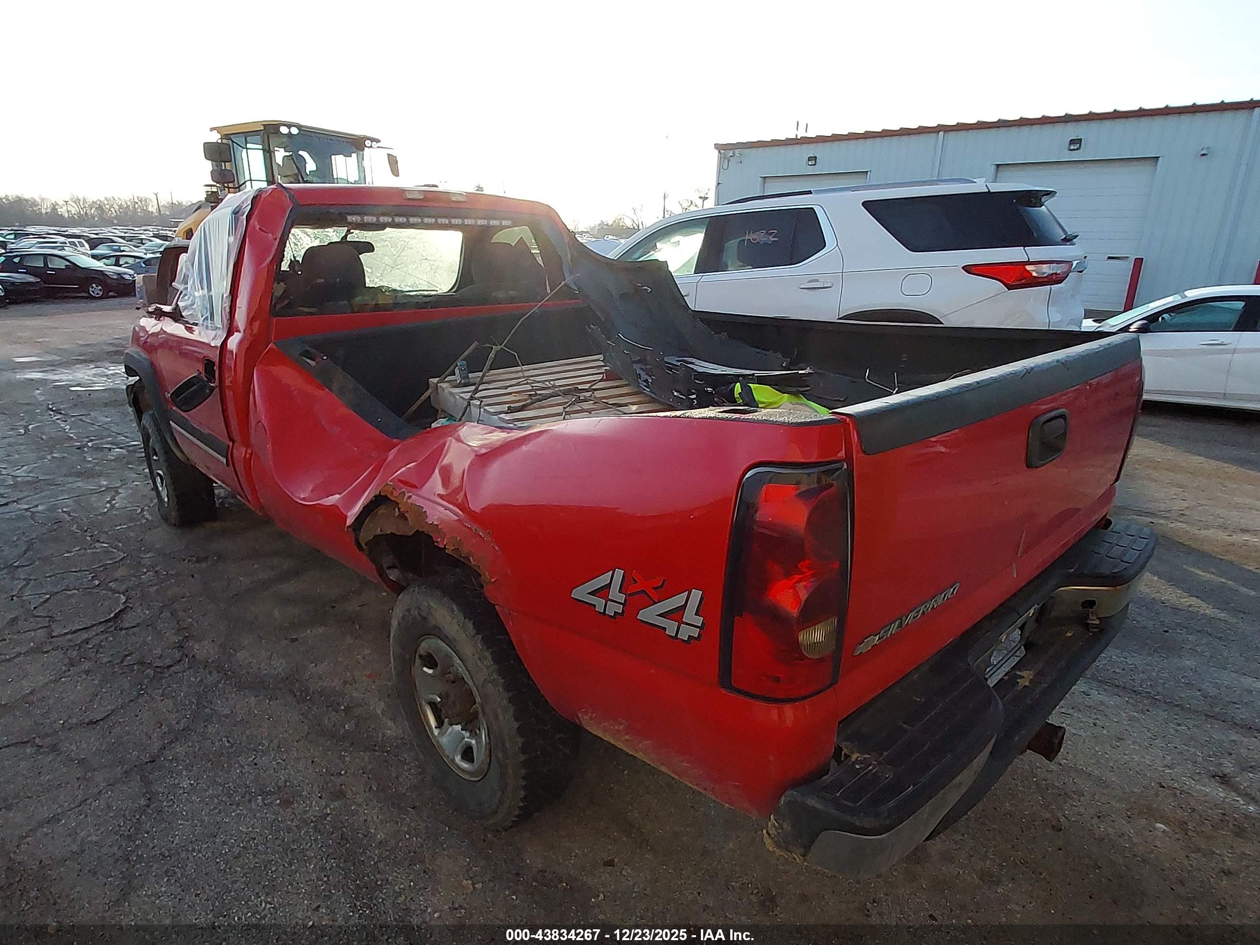 CHEVROLET SILVERADO image 3