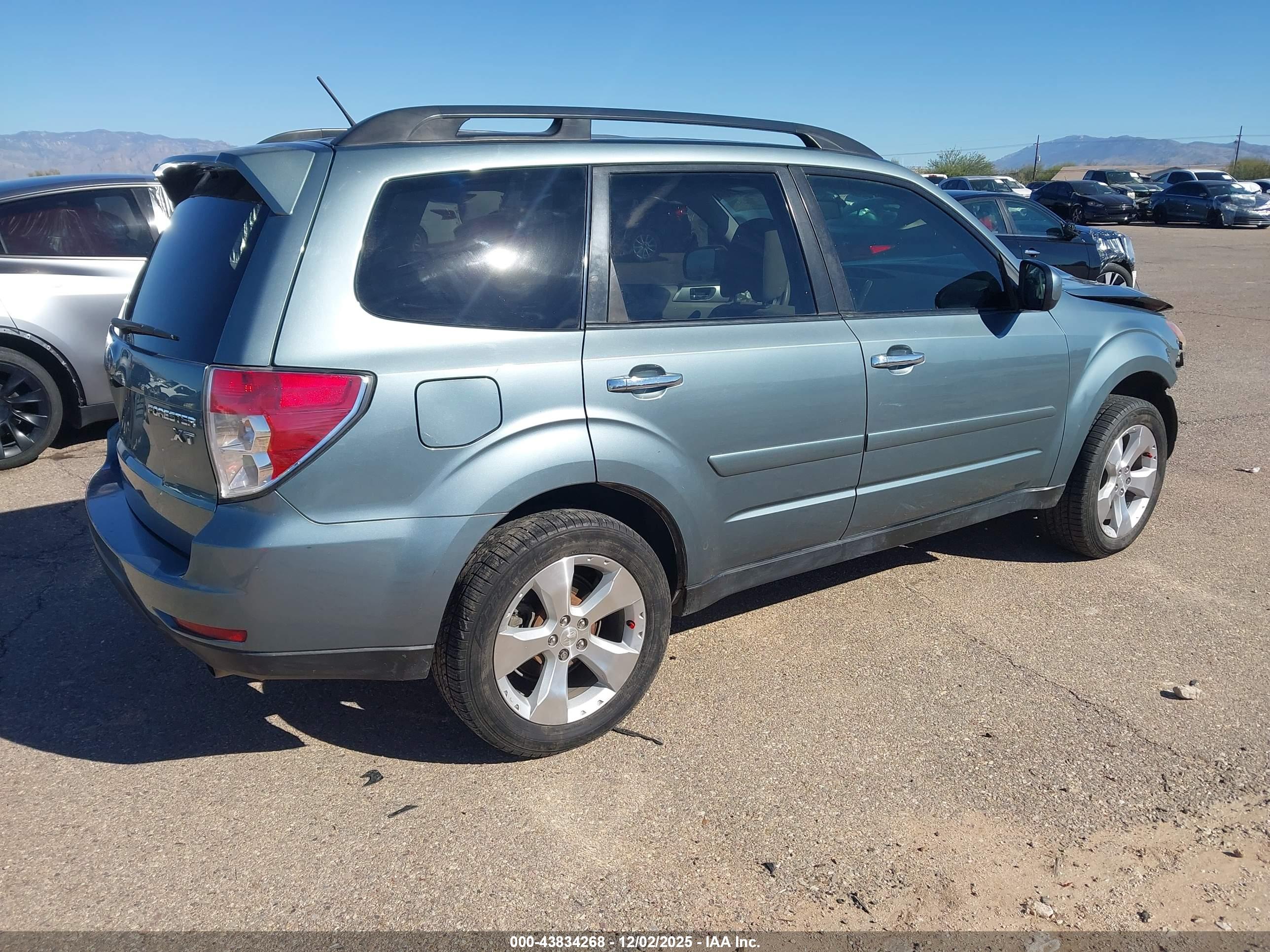 SUBARU FORESTER image 4