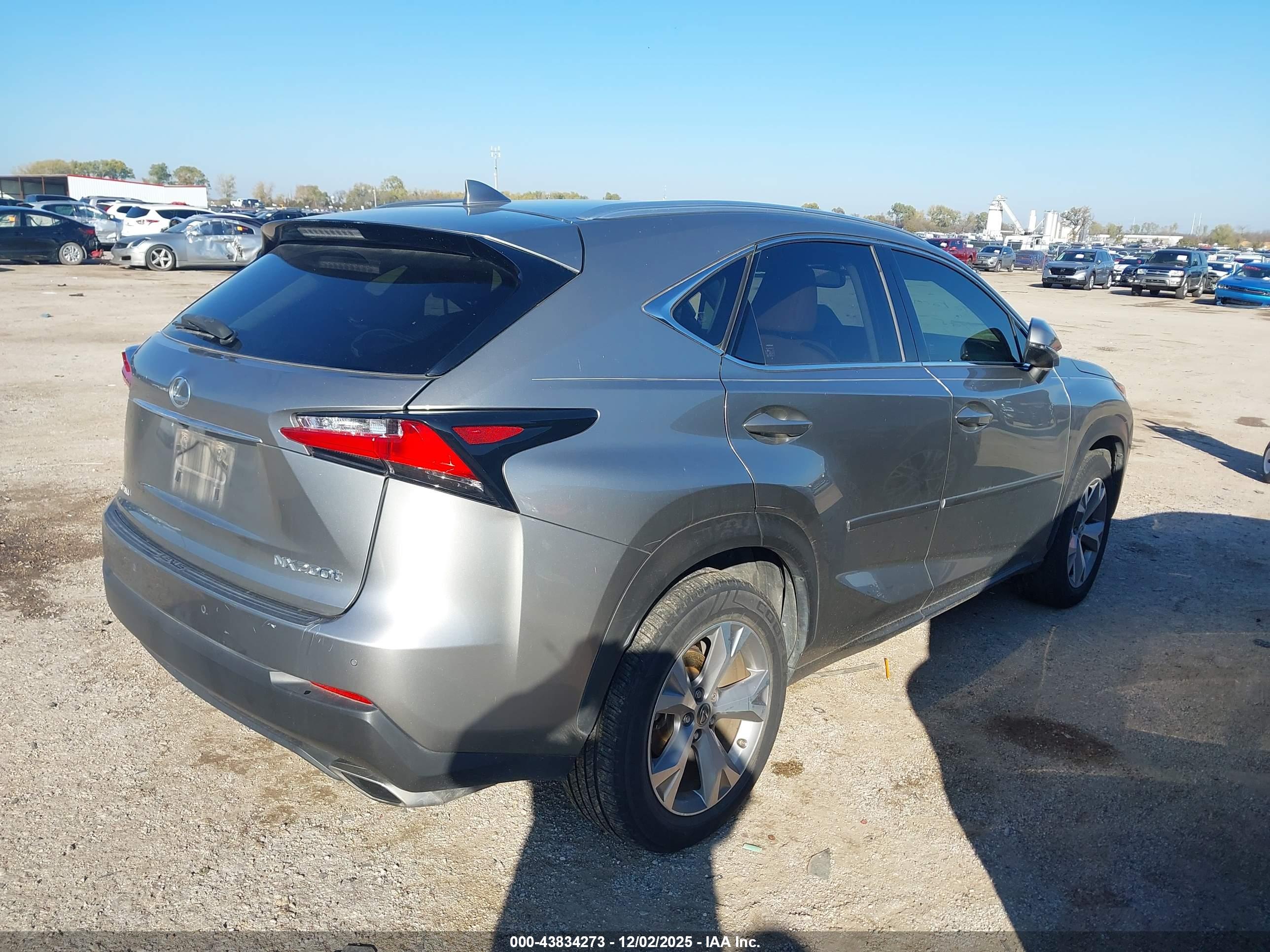 LEXUS NX image 4