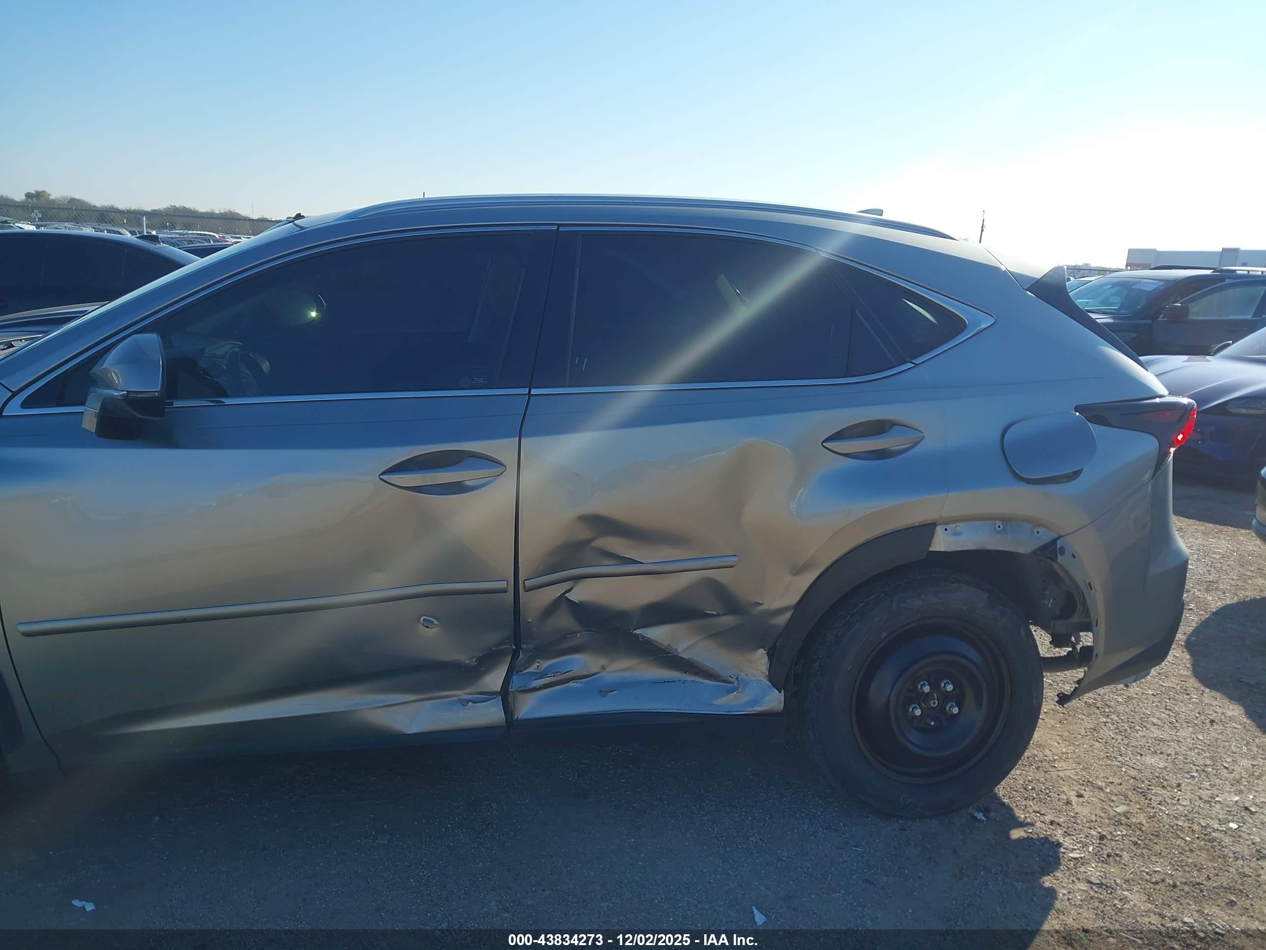 LEXUS NX image 6