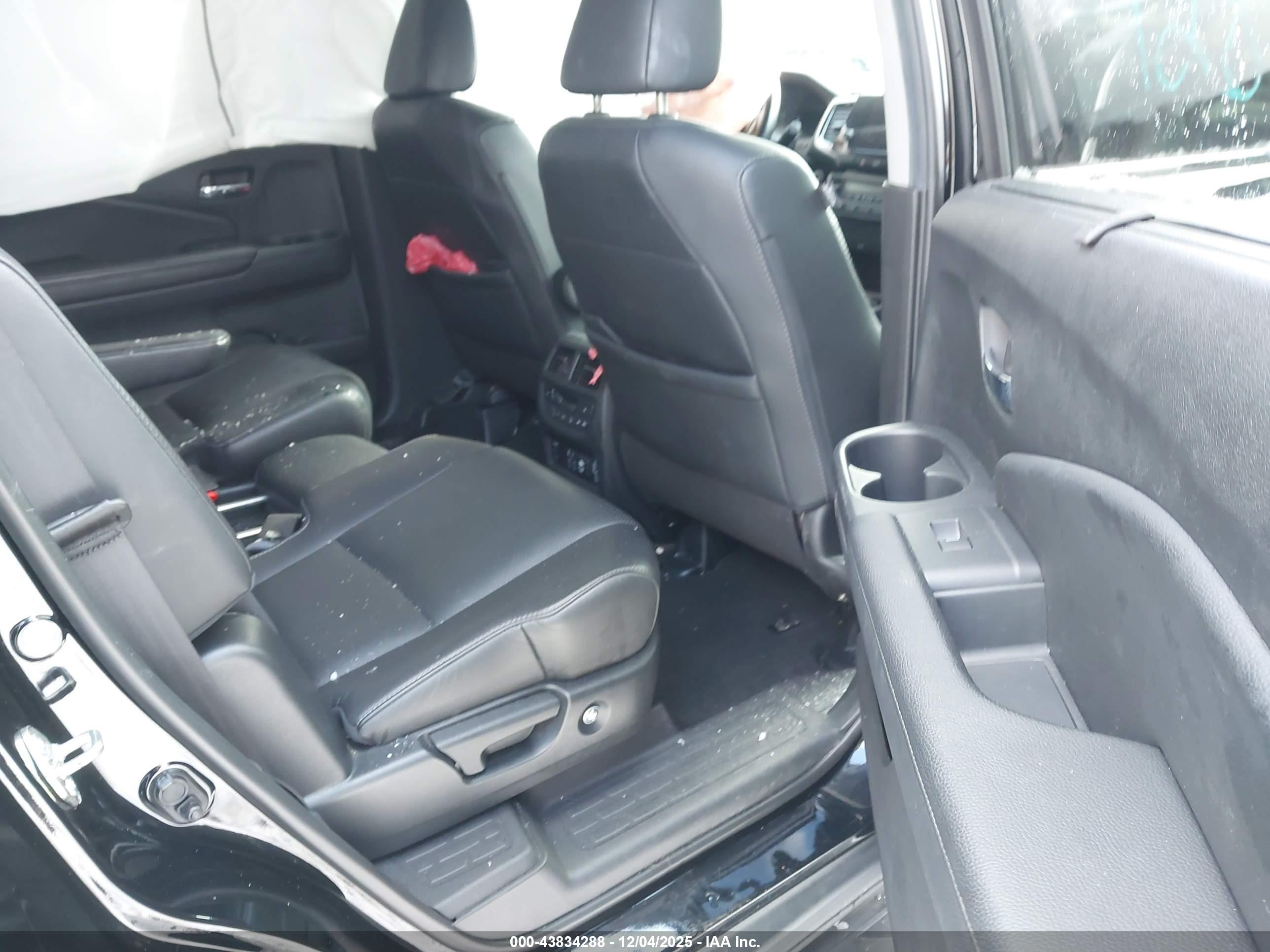 HONDA PILOT image 8