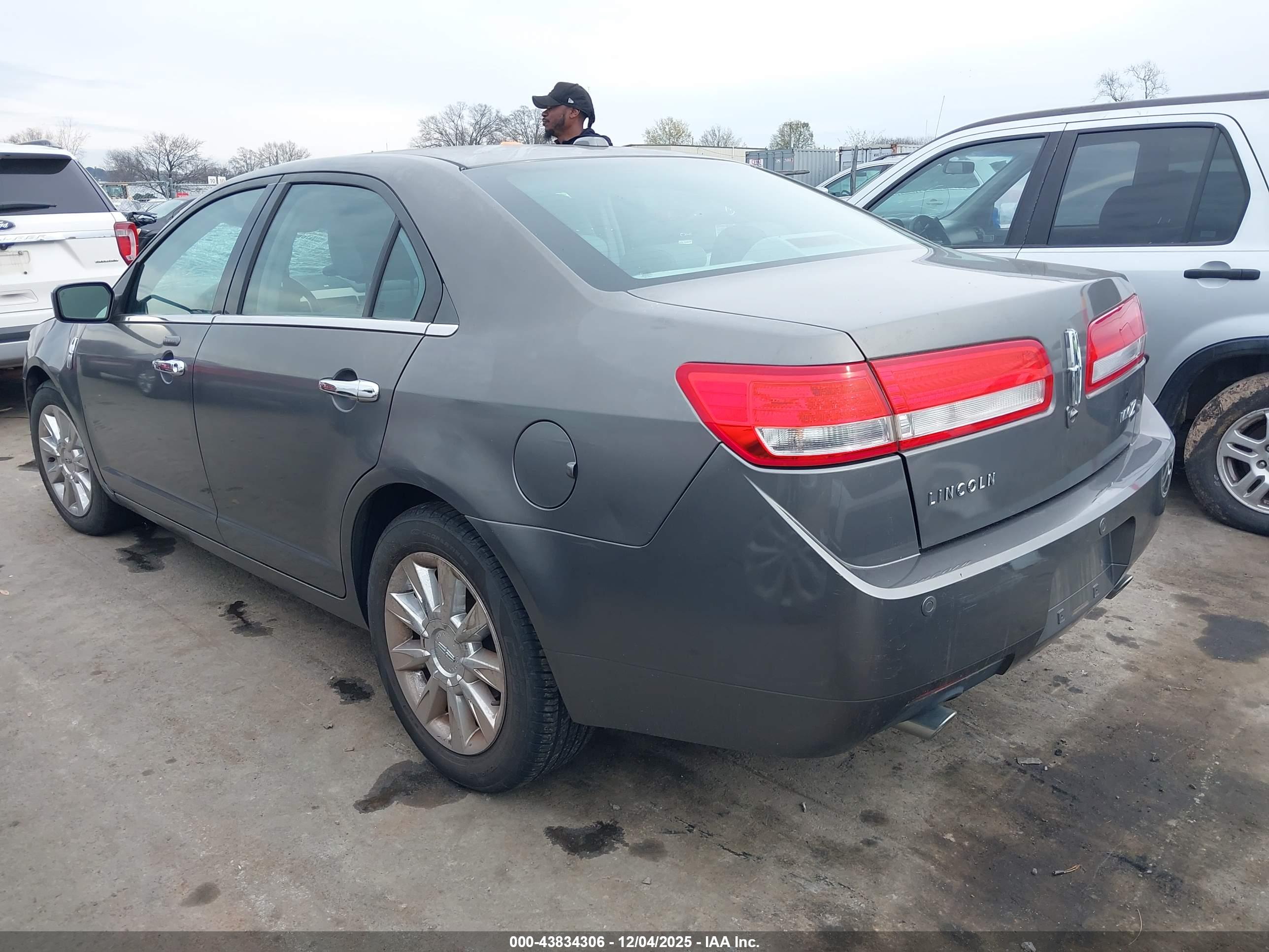 LINCOLN MKZ image 3