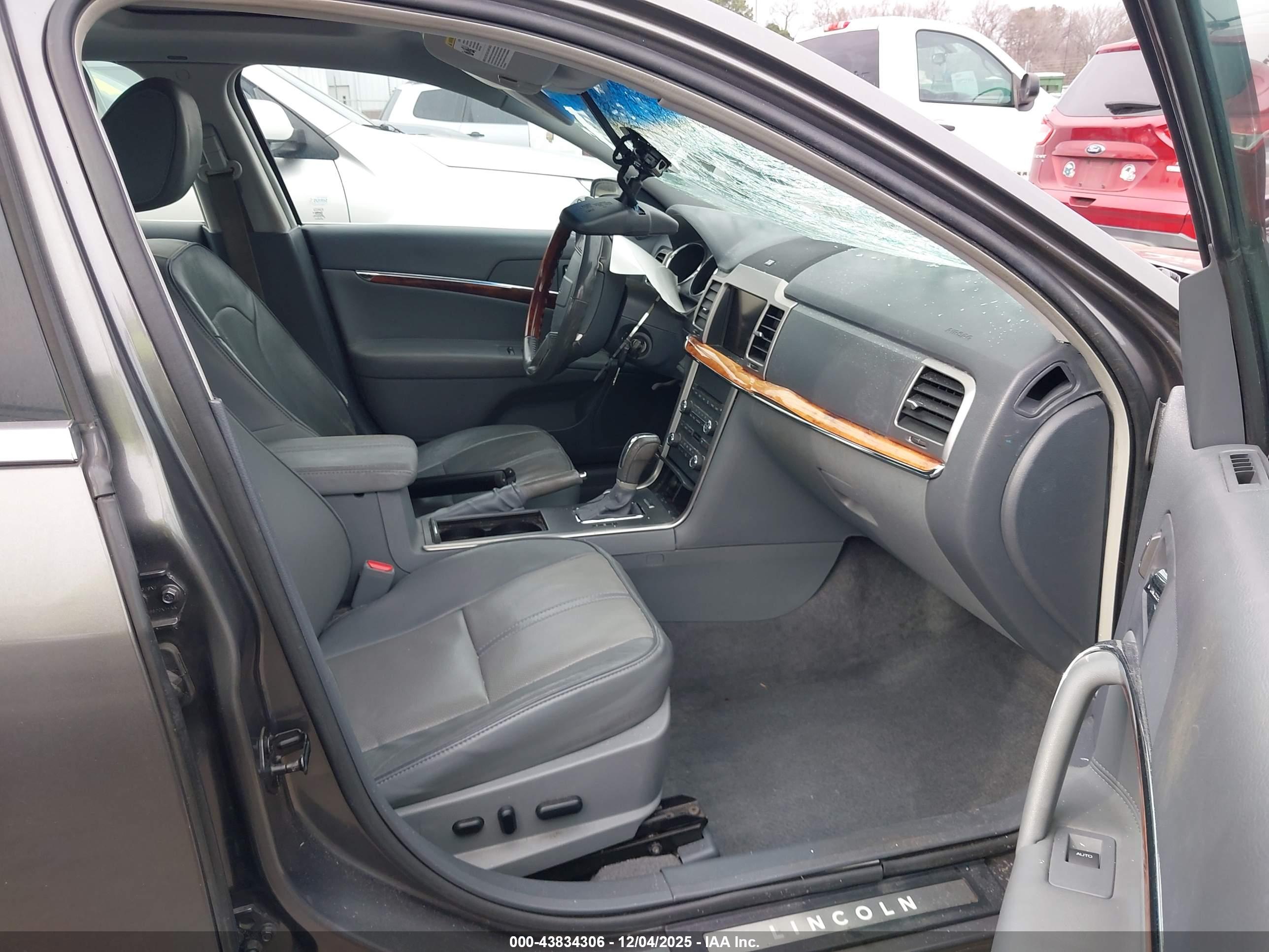 LINCOLN MKZ image 5