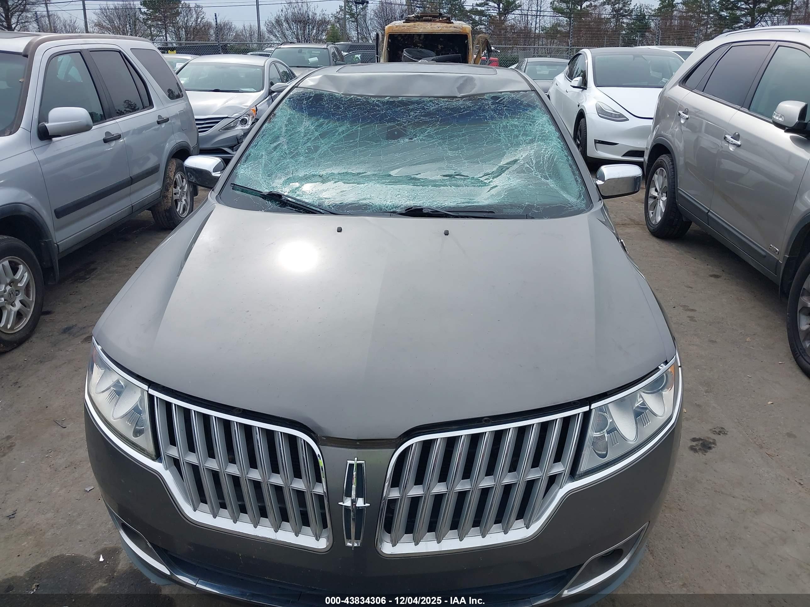 LINCOLN MKZ image 6