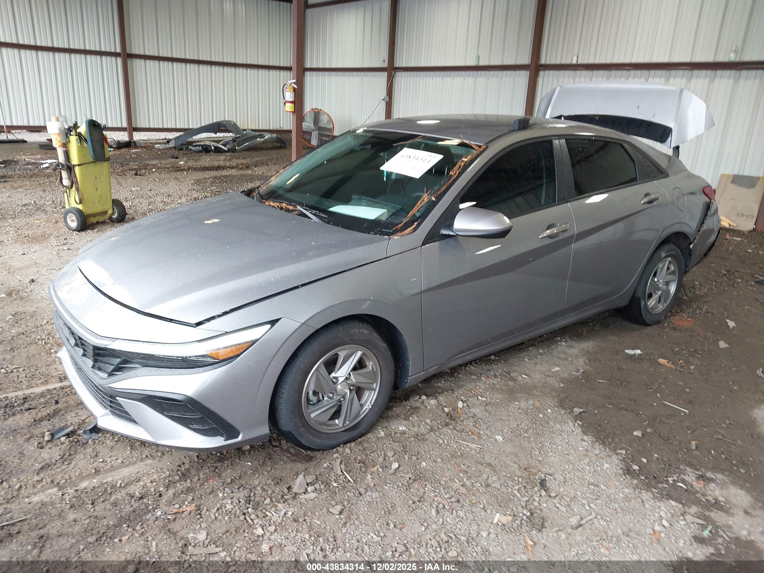 HYUNDAI ELANTRA image 2