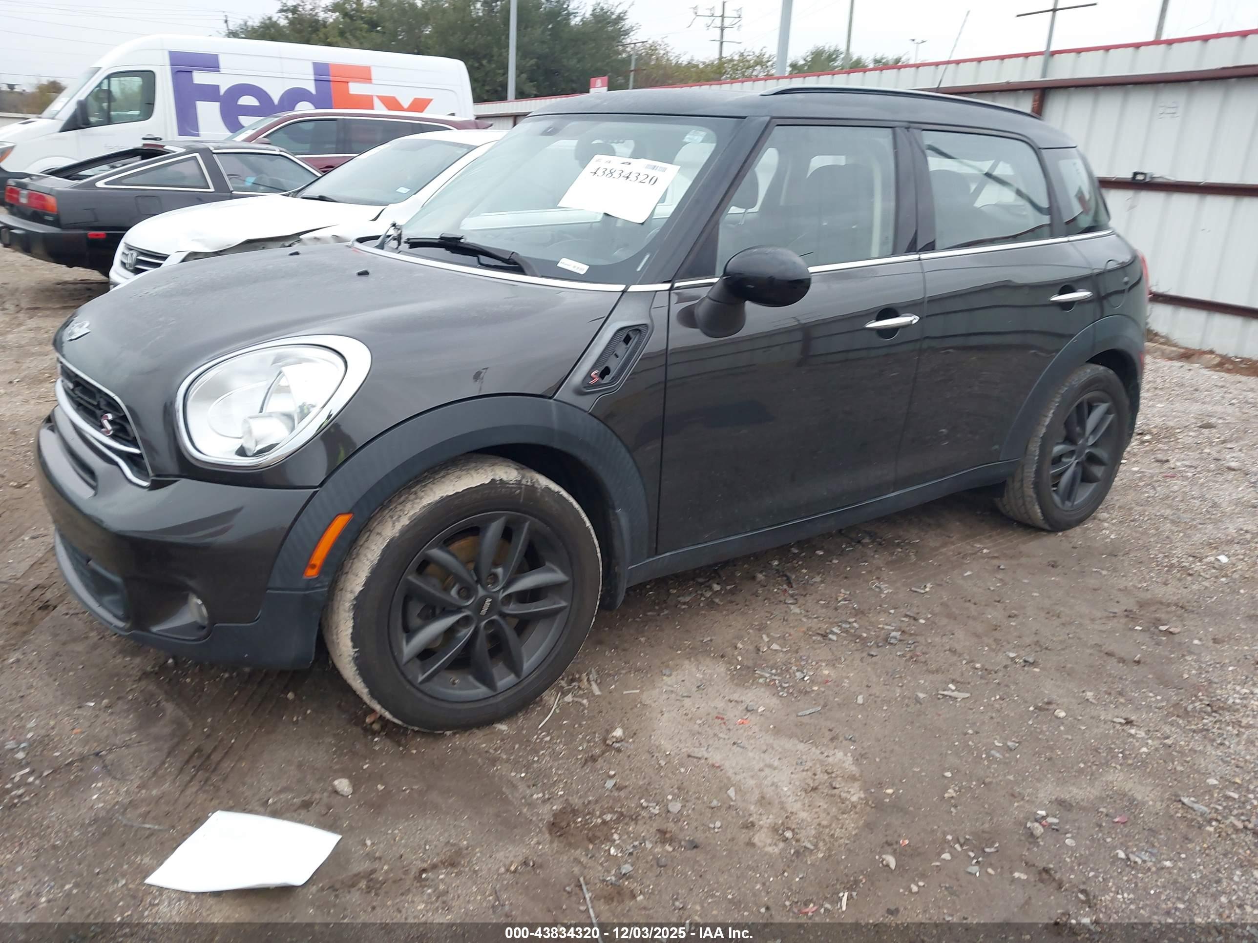 MINI COUNTRYMAN image 2