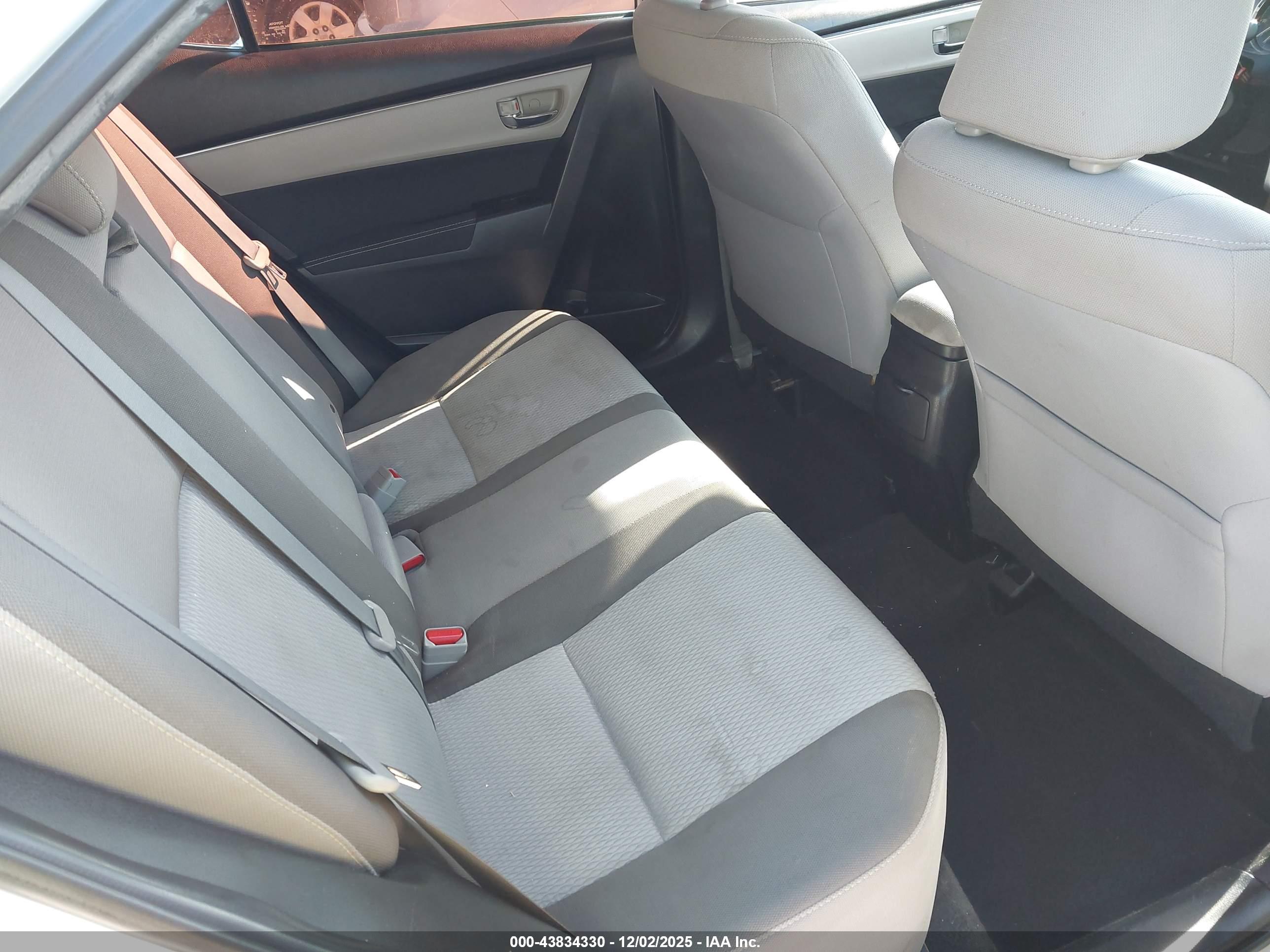 TOYOTA COROLLA image 8