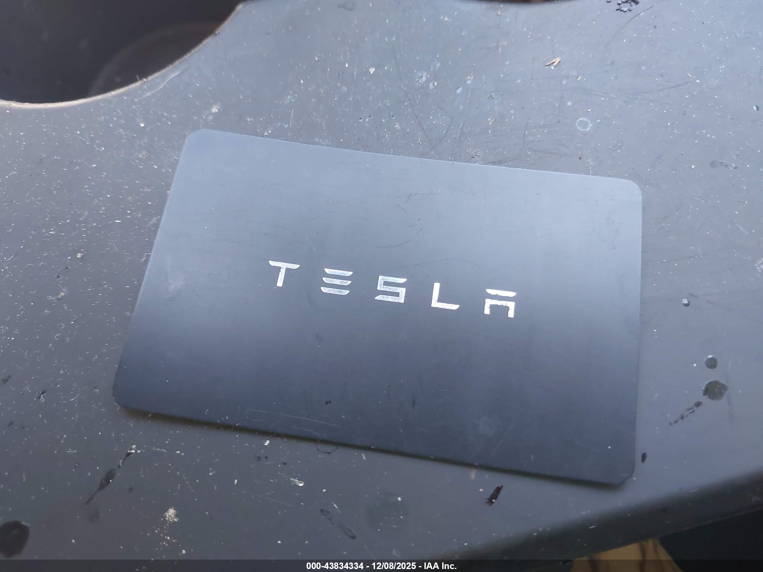 TESLA MODEL image 11