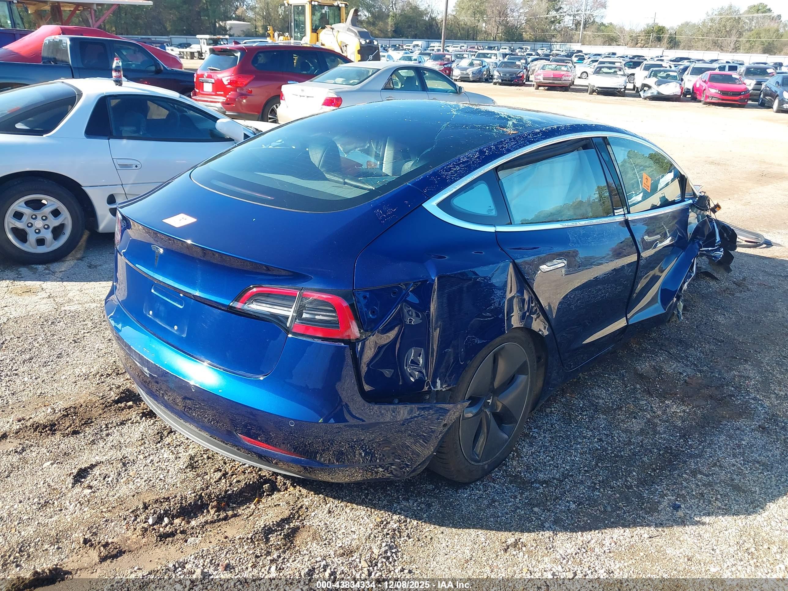 TESLA MODEL image 4