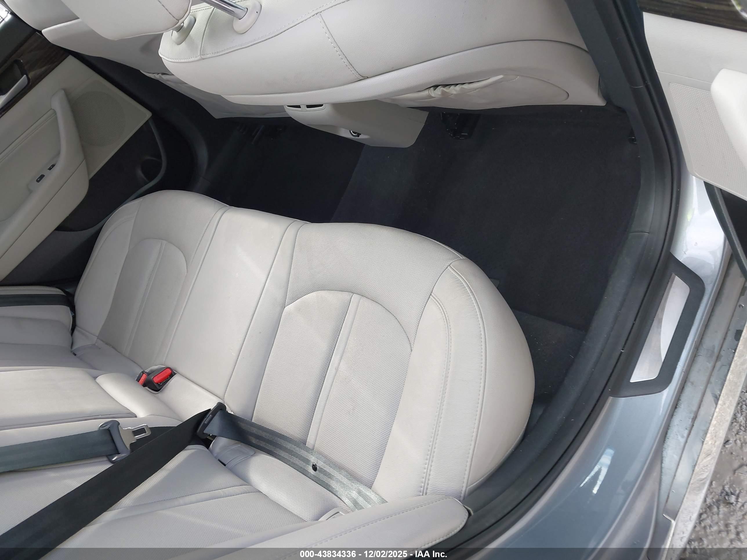 HYUNDAI SONATA image 8